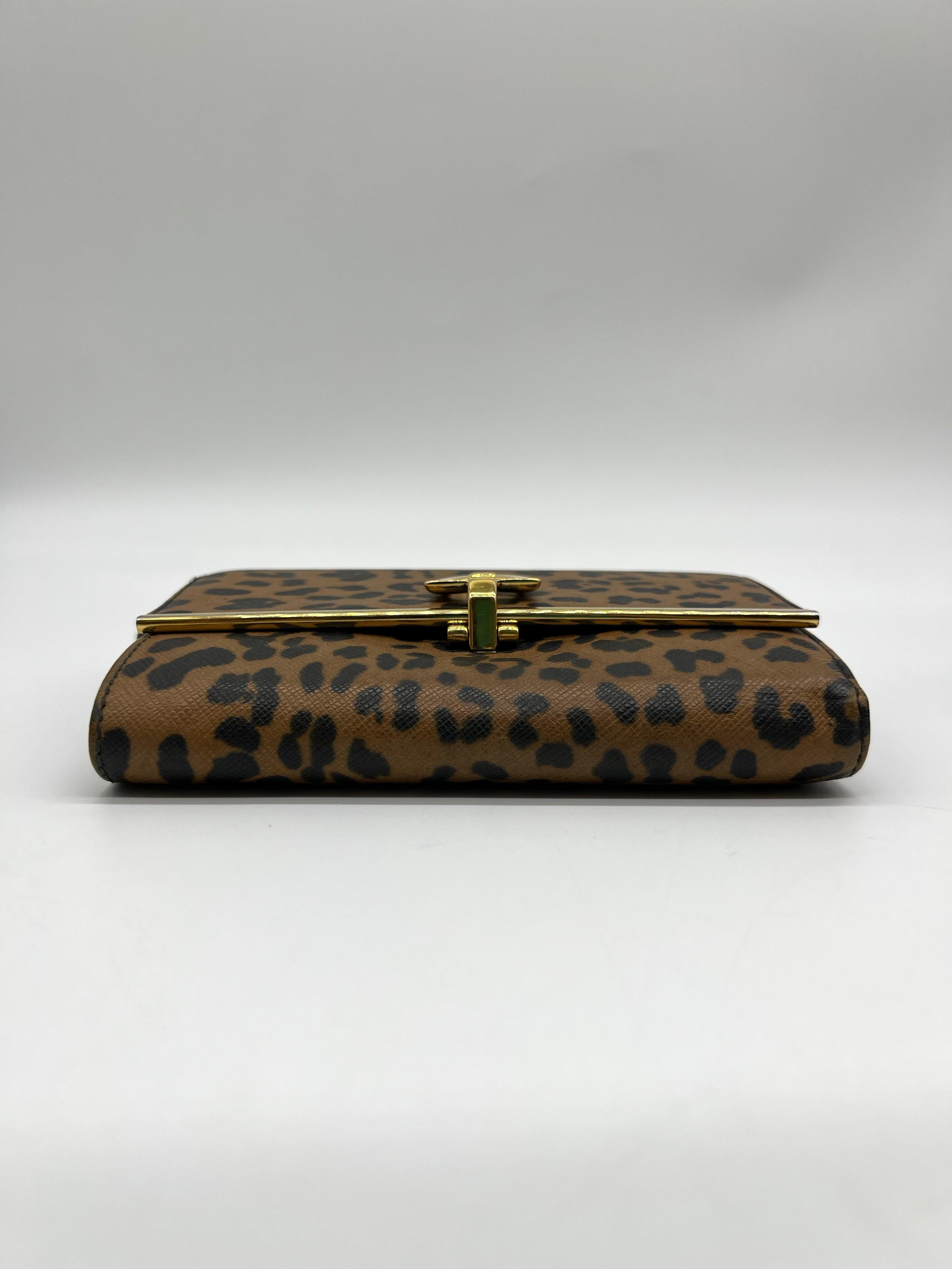 Salvatore Ferragamo Leopard Print Leather Gancio Bit Compact Wallet - Reeluxs