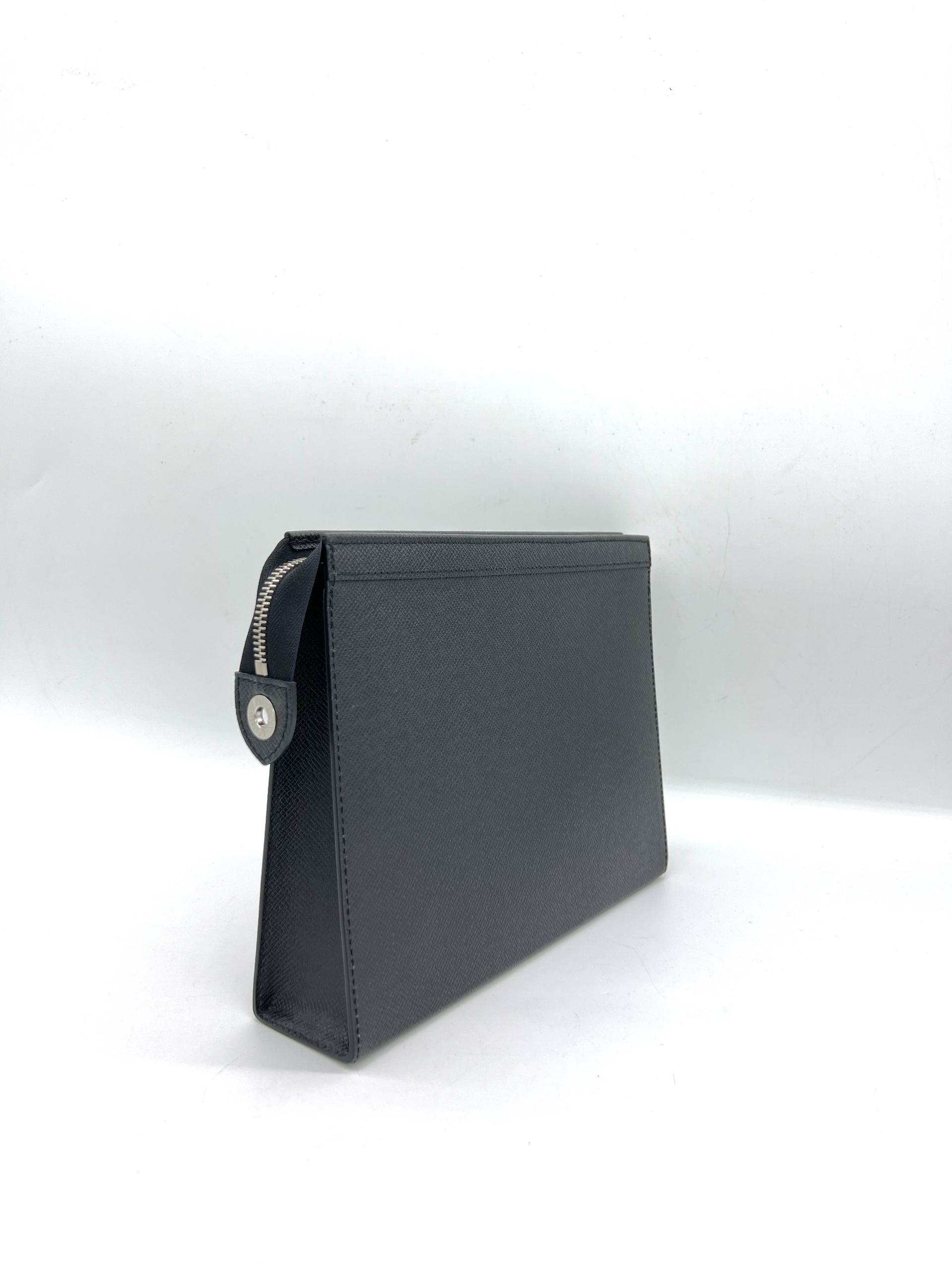 Full Set LOUIS VUITTON Pochette Voyage Leather Men's Clutch - Reeluxs