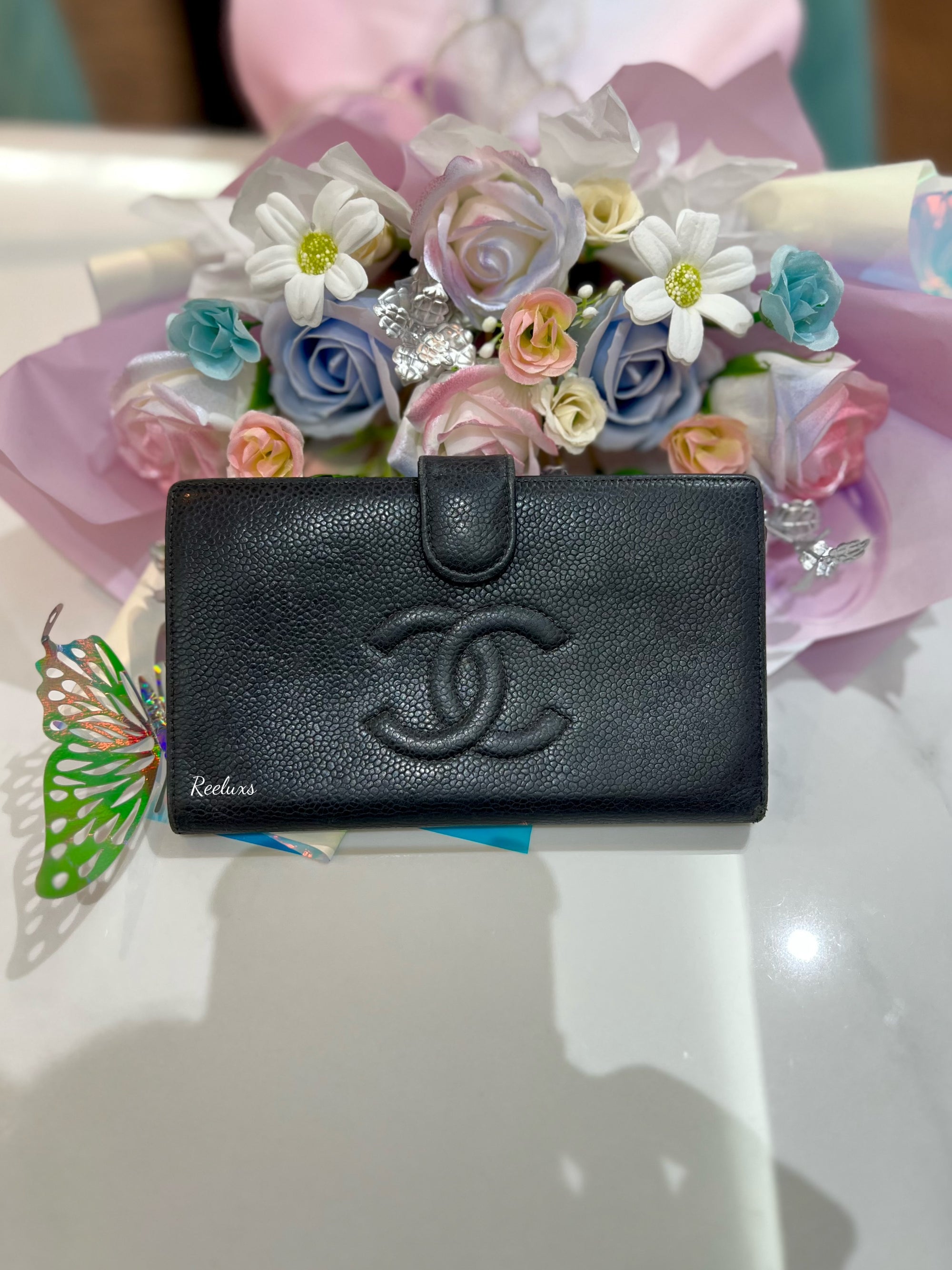 CHANEL Vintage CC Caviar Leather Bifold Wallet Black