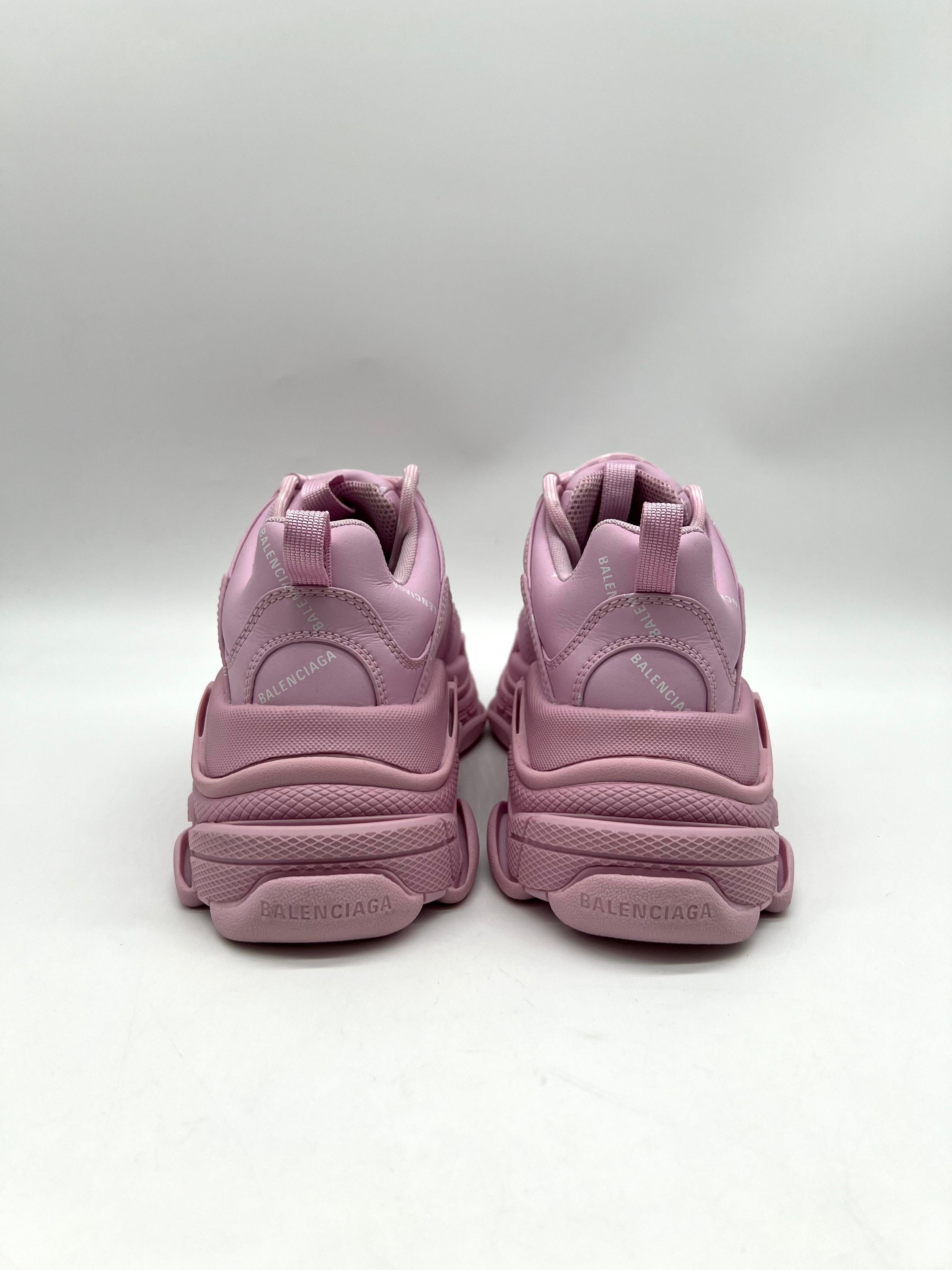 BALENCIAGA TRIPLE S PINK AND WHITE - Reeluxs