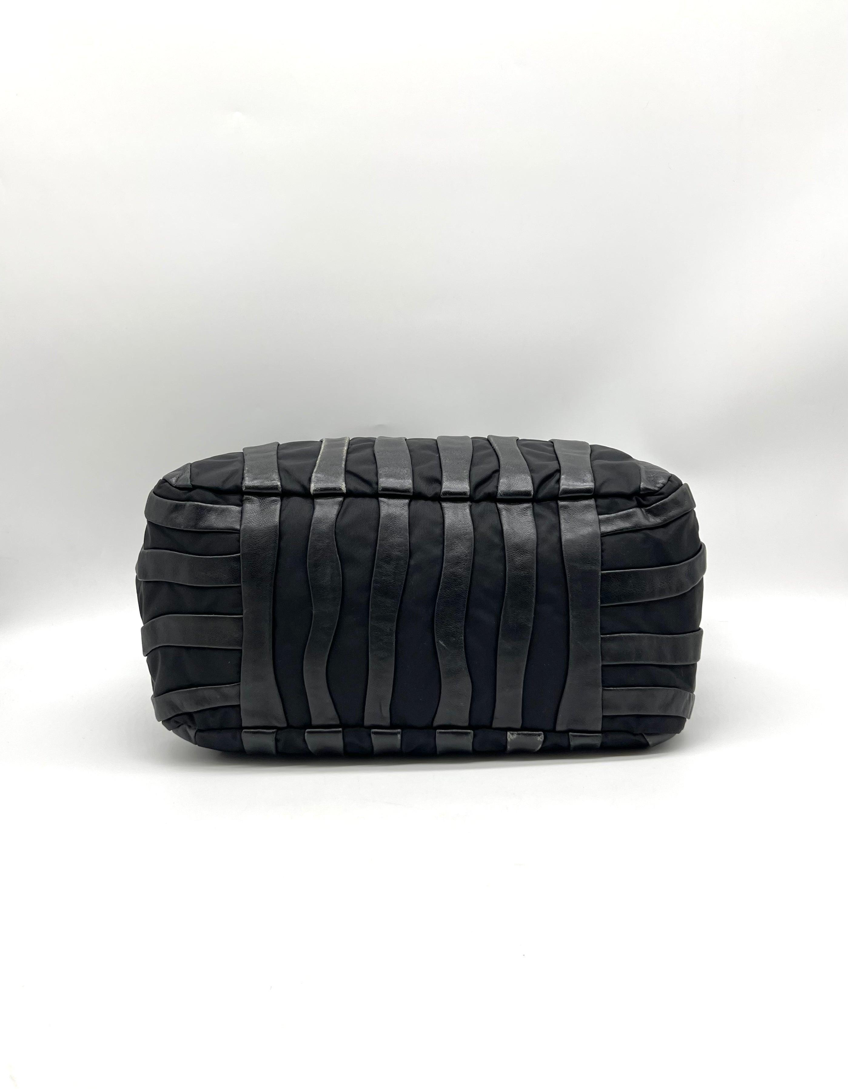 PRADA Shoulder bag Black - Reeluxs