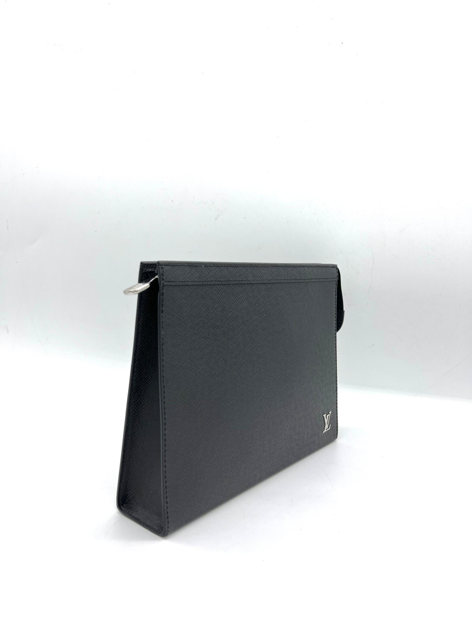 Full Set LOUIS VUITTON Pochette Voyage Leather Men's Clutch - Reeluxs
