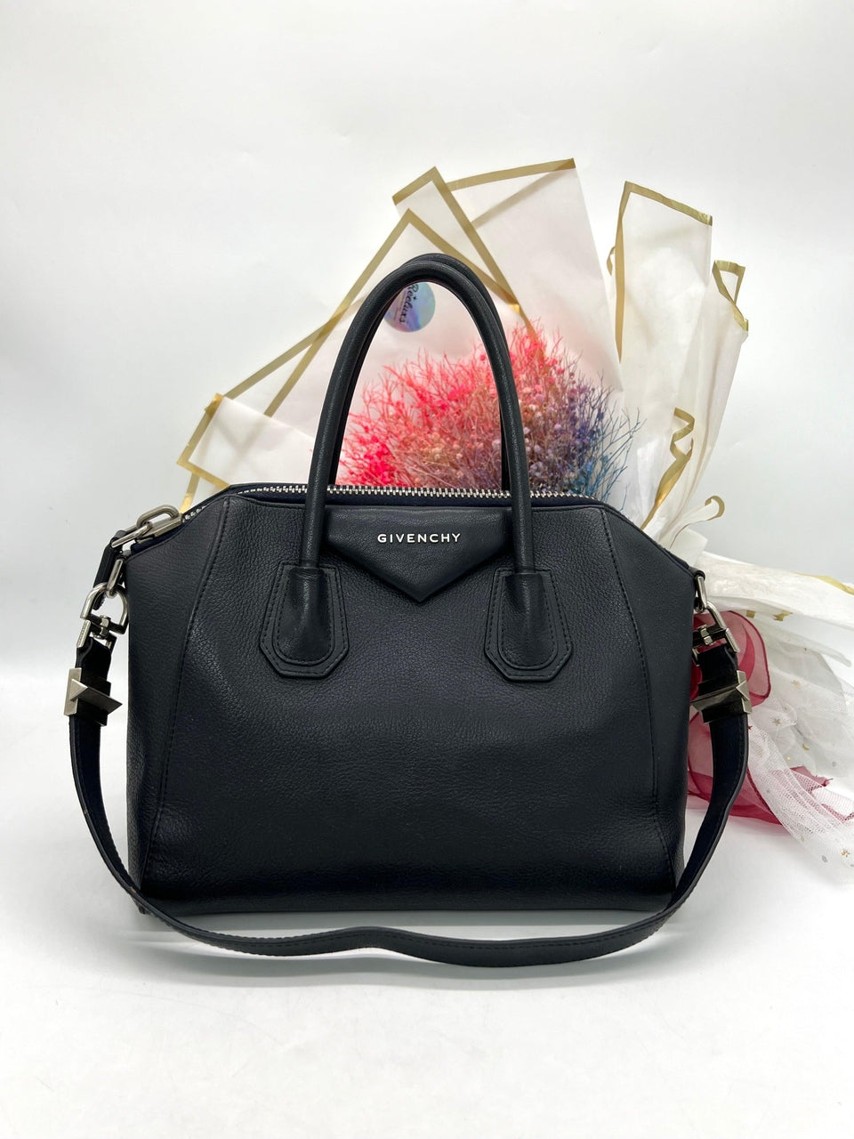 GIVENCHY Antigona Women's Black Shoulder Bag - Reeluxs