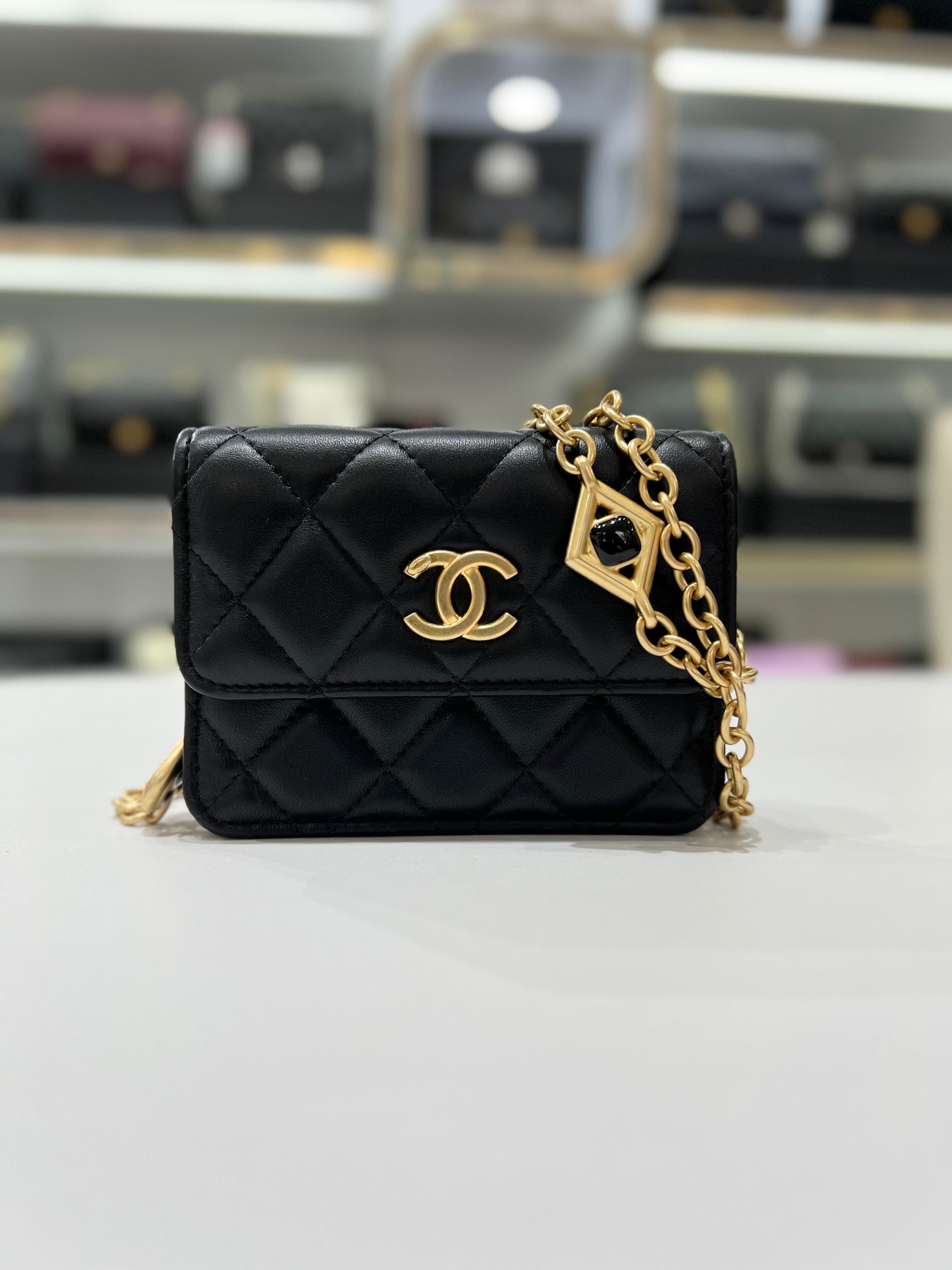 Full Set Microchip CHANEL Black Lambskin , Enamel & Gold - Tone Metal Women’s Card Holder with Chain - Reeluxs