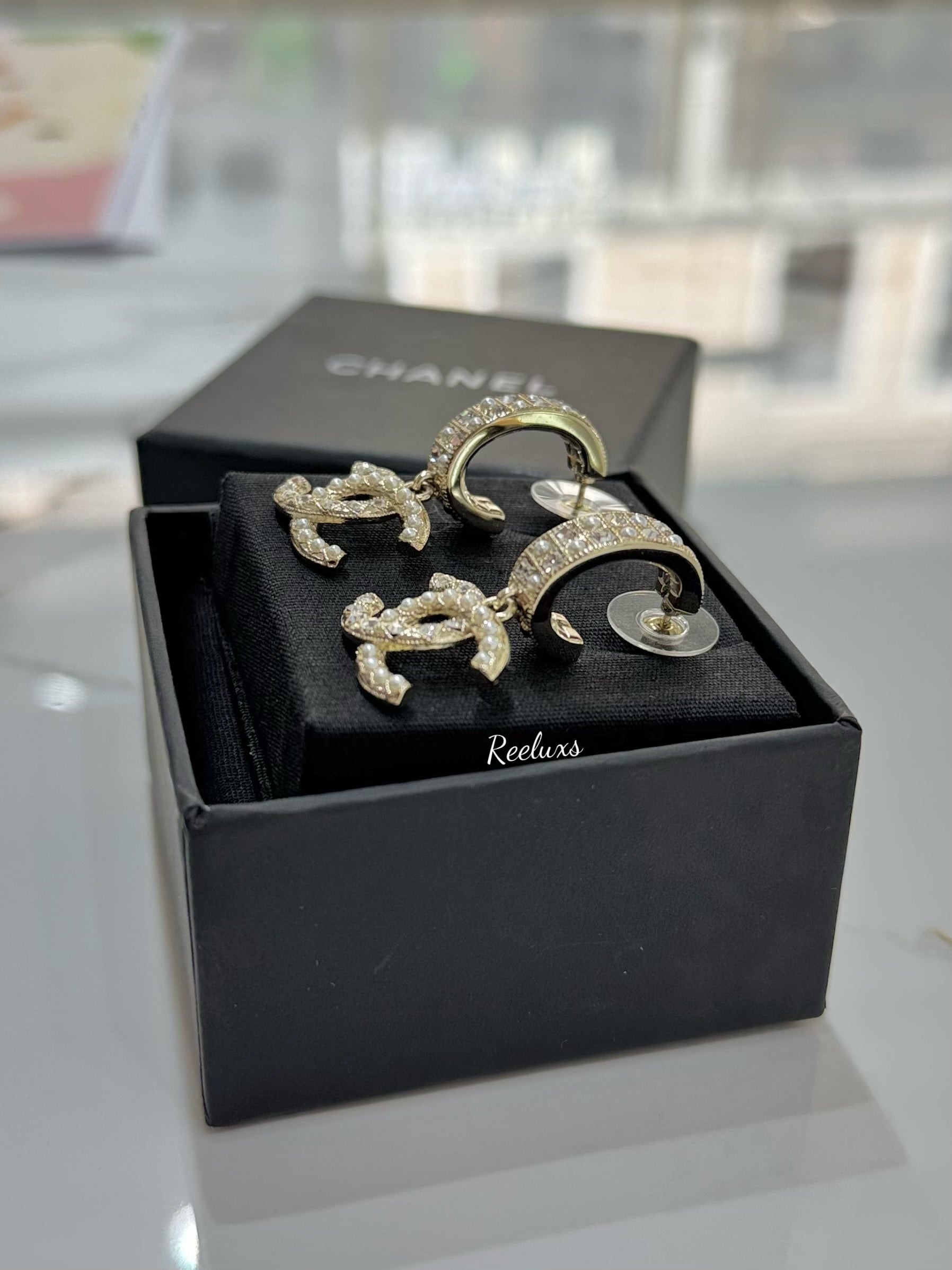 CHANEL CC Earring With Crystails and Pearls