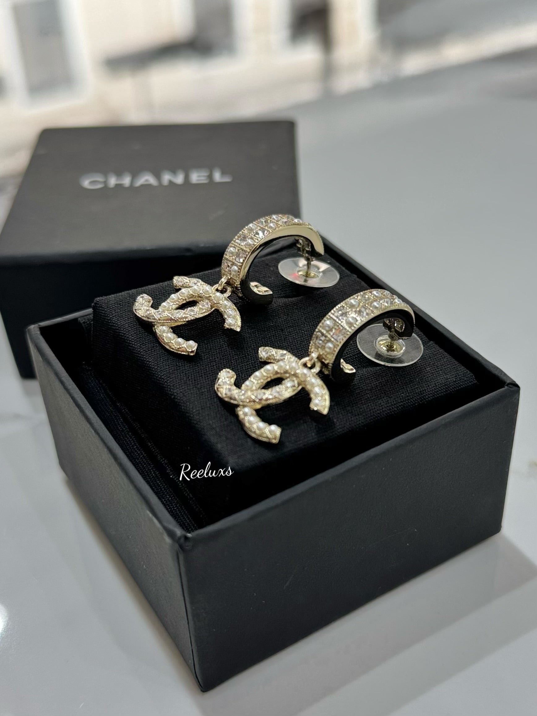 CHANEL CC Earring With Crystails and Pearls