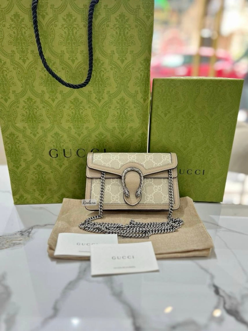 GUCCI Beige & White Dionysus Super Mini Crossbody Wallet On Chain