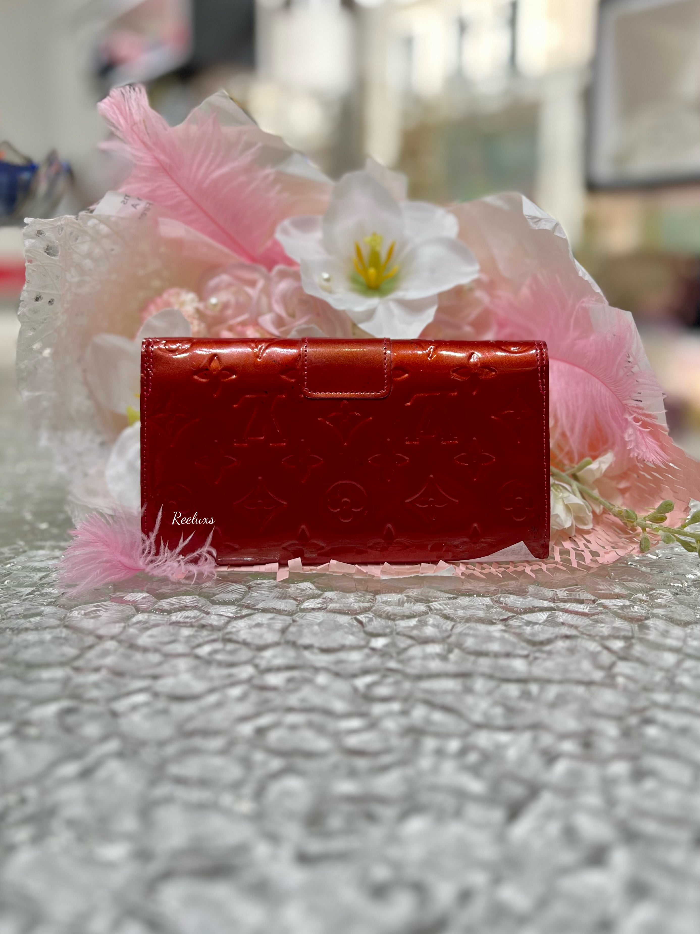 LOUIS VUITTON LV Monogram Vernis Bow Sarah Wallet