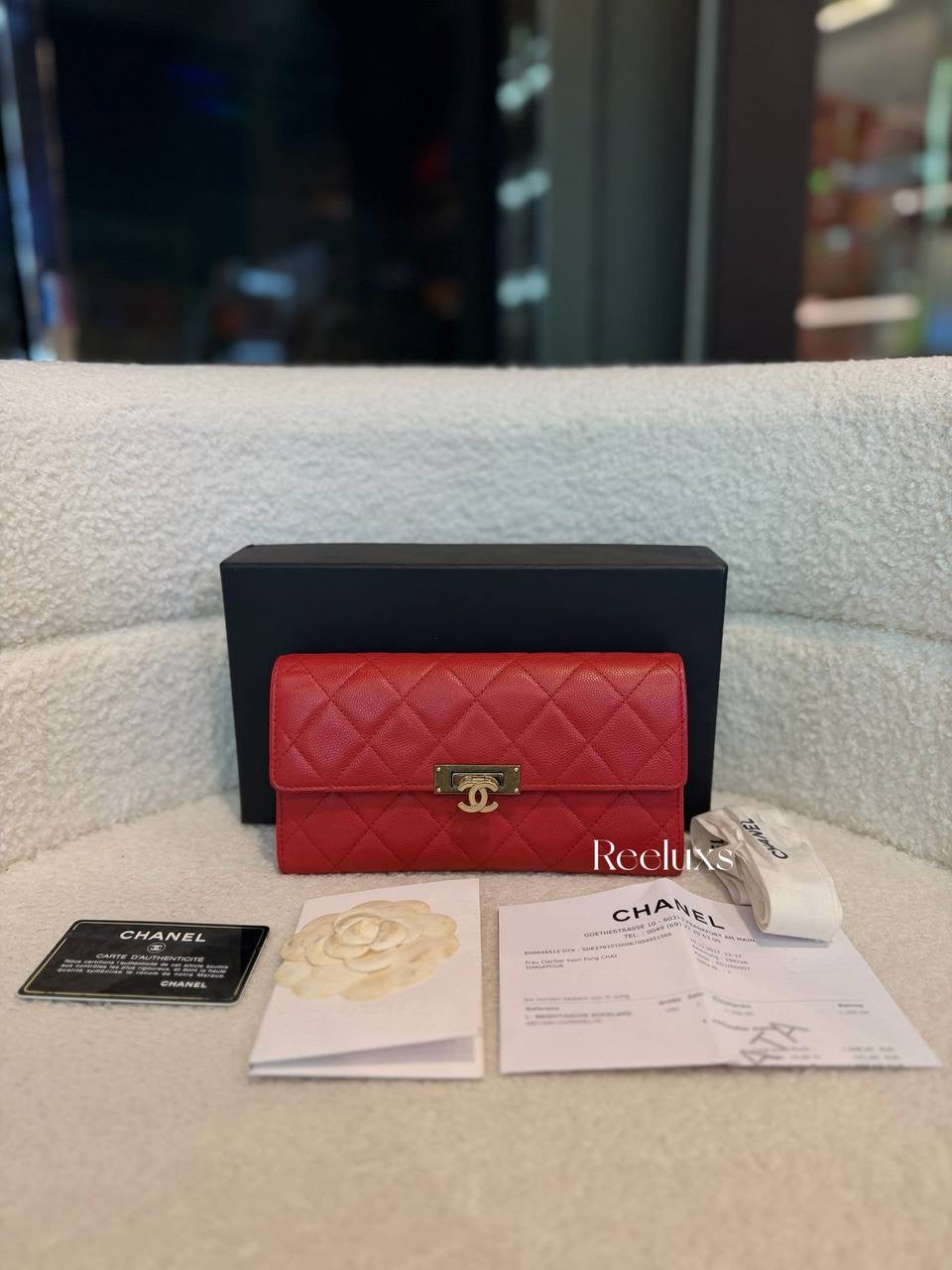 Caviar Quilted Large Golden Class Gusset Flap Wallet Red