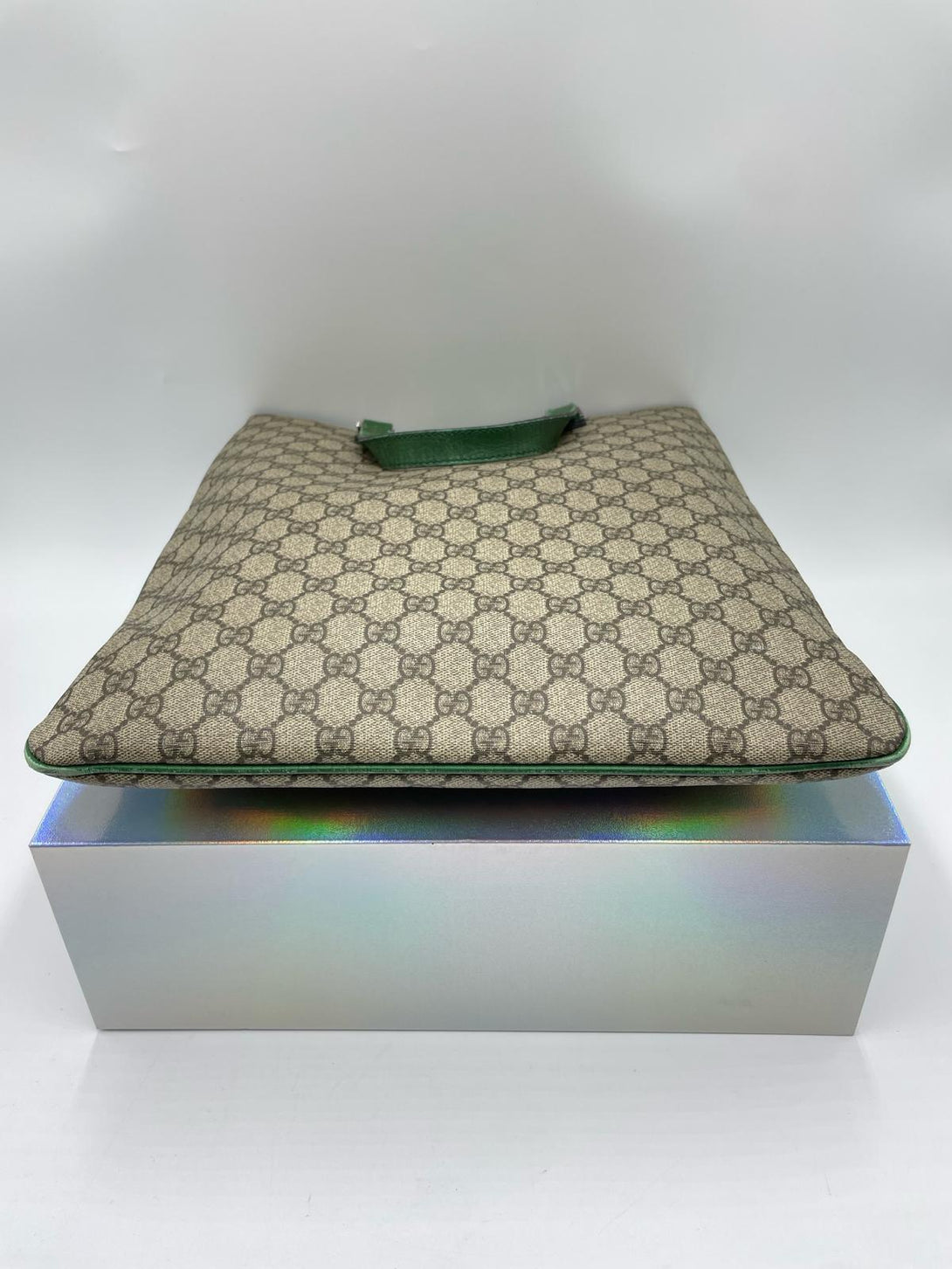 GUCCI Leather Tote Bag GG Pattern Green Handle - Reeluxs 