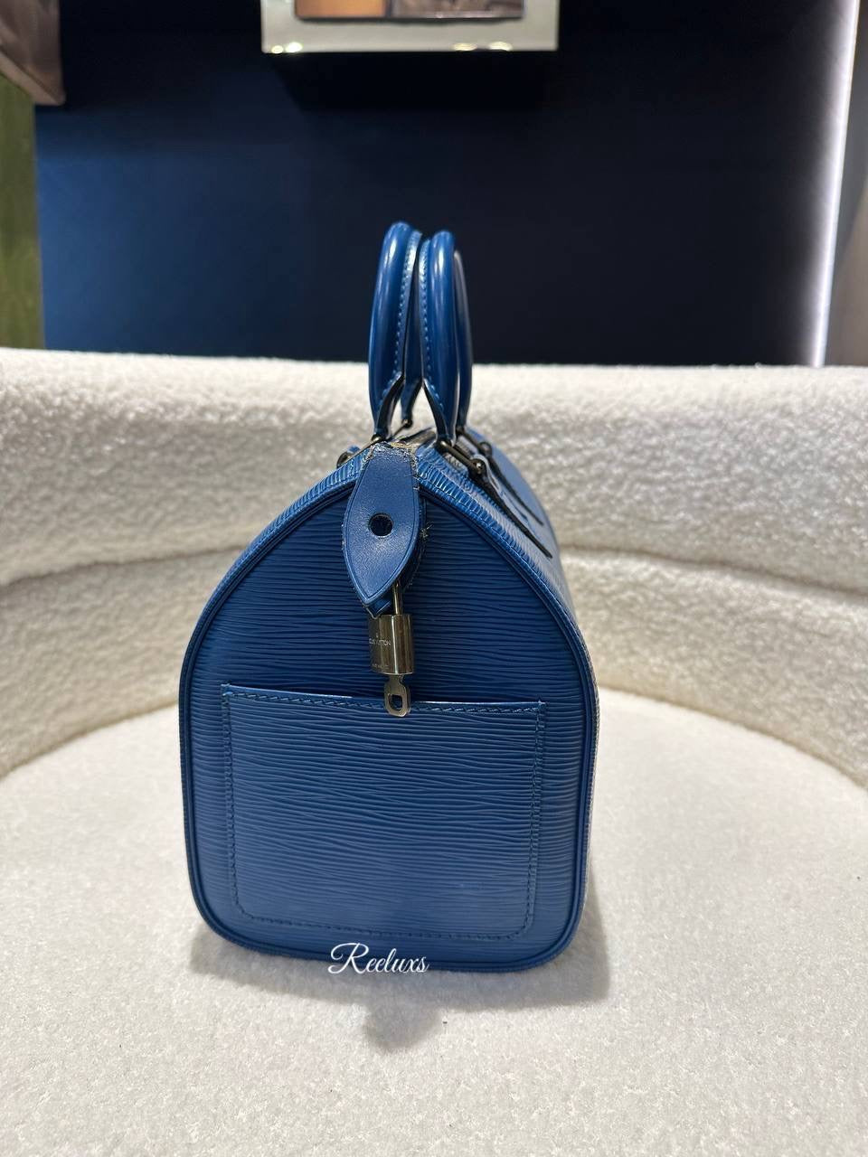 LOUIS VUITTON LV Epi Speedy 25 Speedy 25 Handbag Epi Leather in Toledo Blue