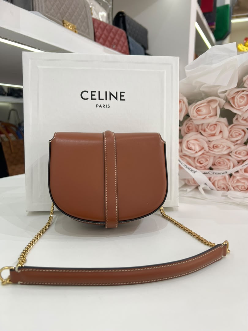CELINE Small 16 Wallet On Chain (WOC)