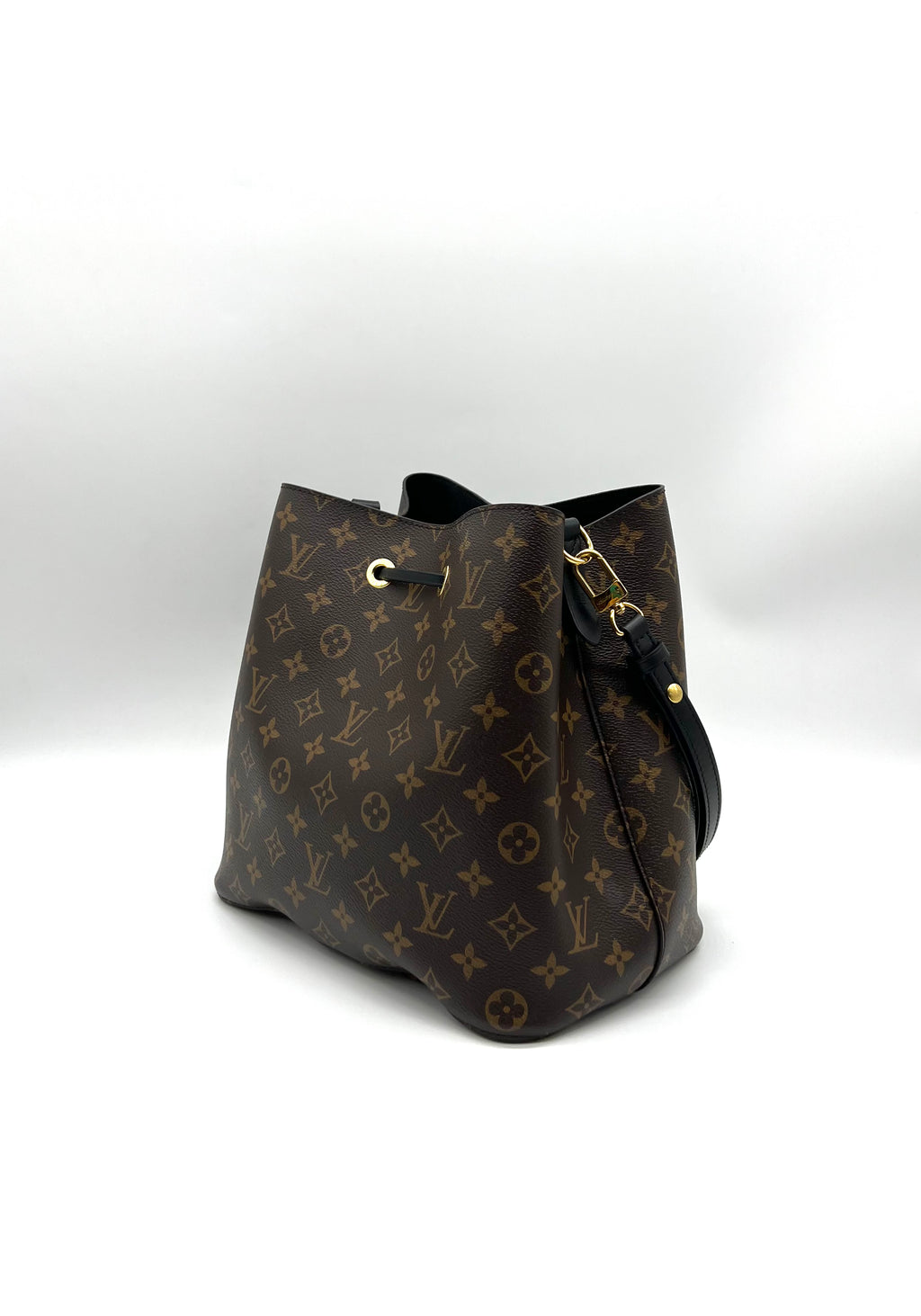 LOUIS VUITTON
Neo Noe Shoulder Bag - Reeluxs 