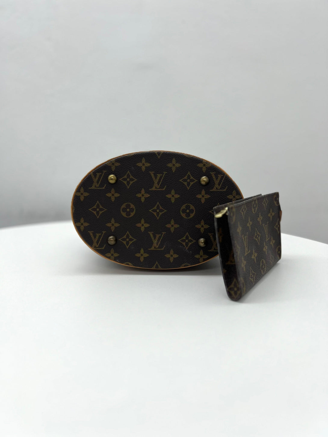 LV Monogram Petit Bucket
PM Tote Bag - Reeluxs 