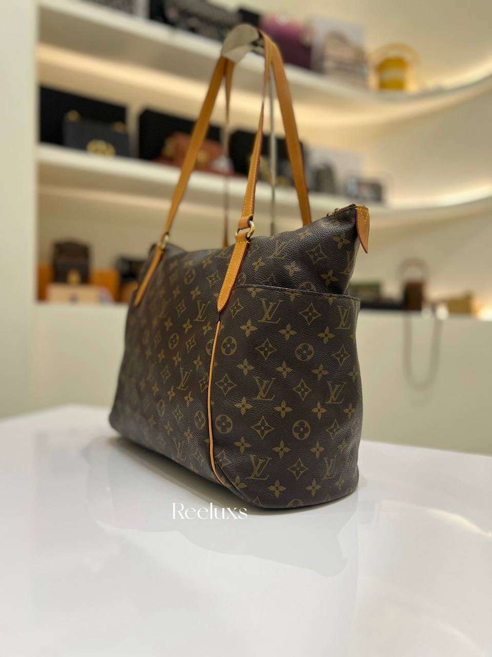 LOUIS VUITTON LV Totally MM Monogram Bag