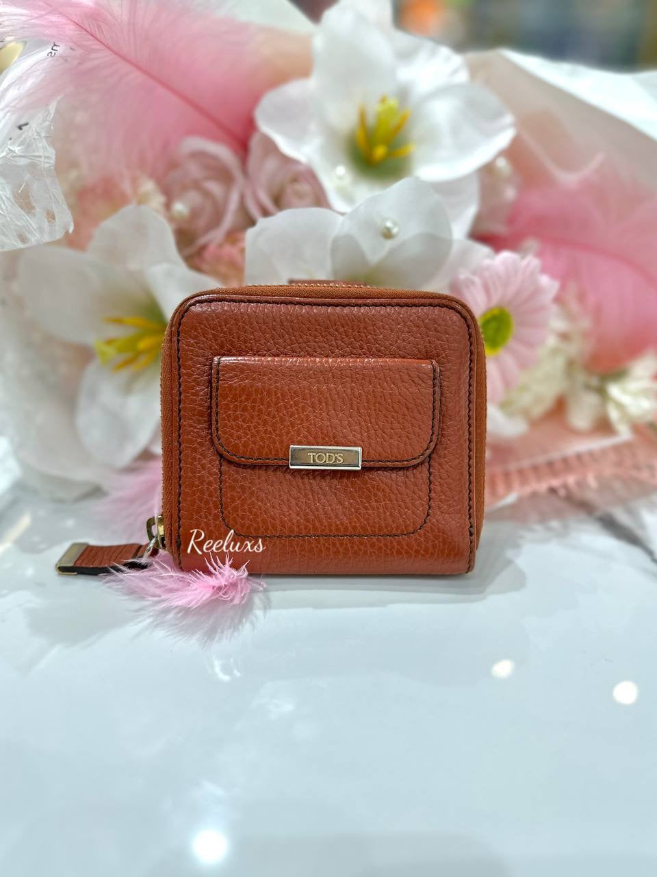 TOD'S Leather Compact Bifold & Coin Wallet