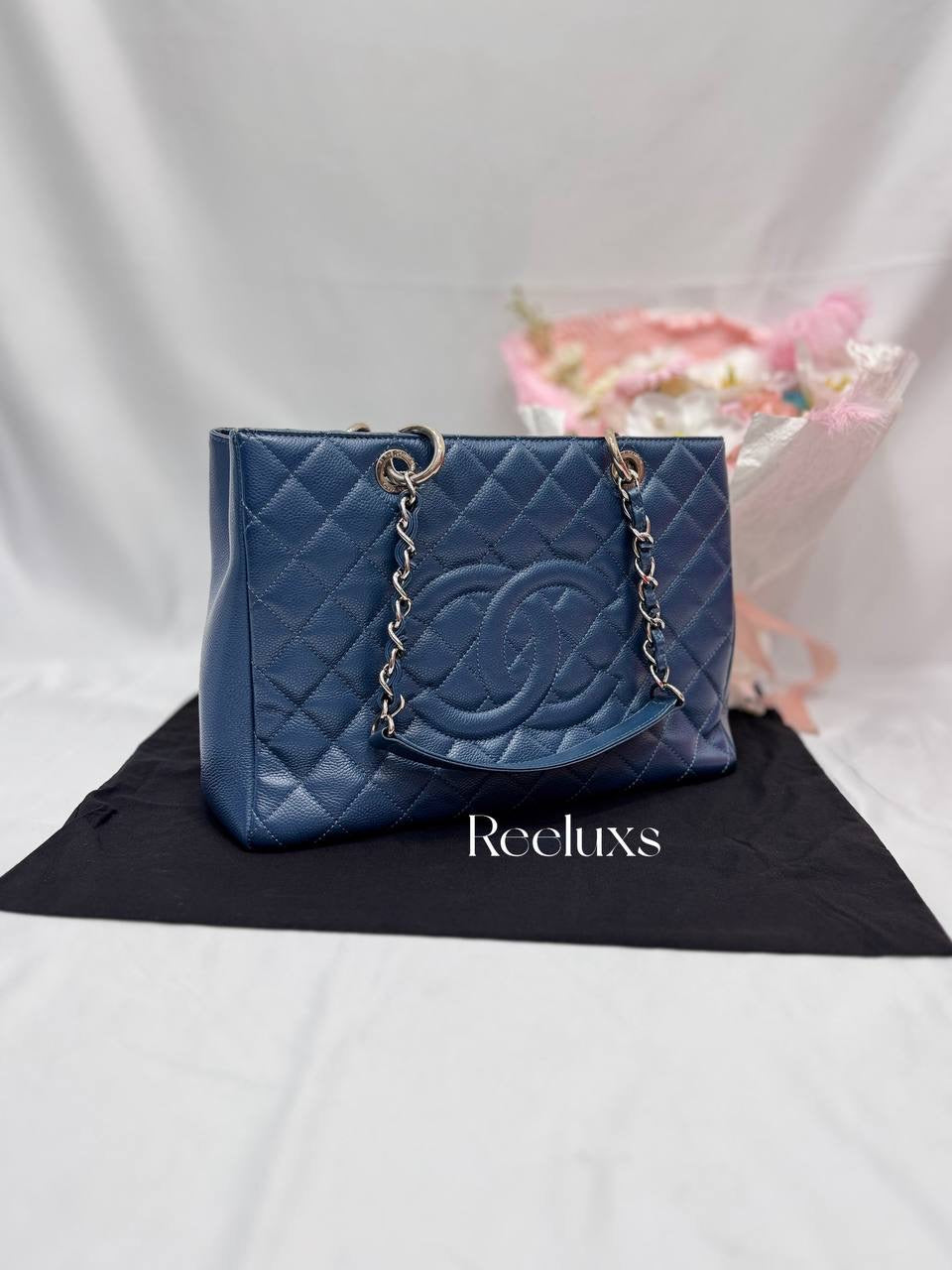 CHANEL Caviar Grand Shopping Tote Bag