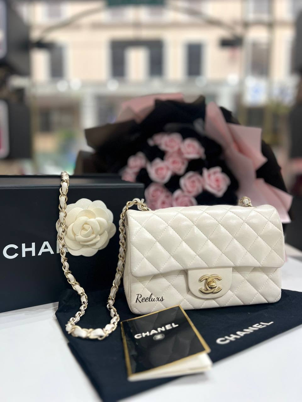 FULL SET CHANEL Timeless / Classique Leather Crossbody  Bag In White With Gold Hardware