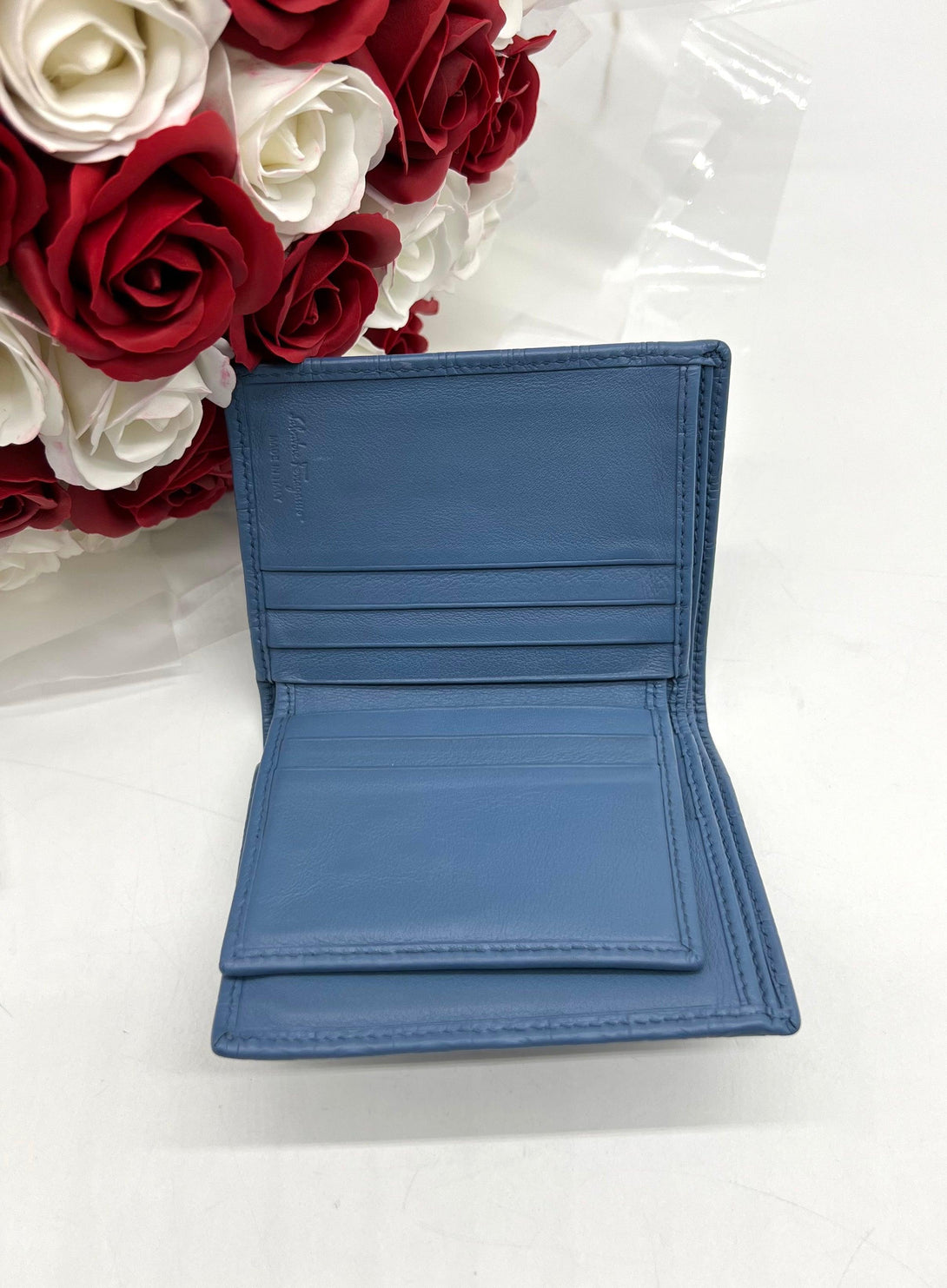 Salvatore Ferragamo Wallet - Reeluxs 