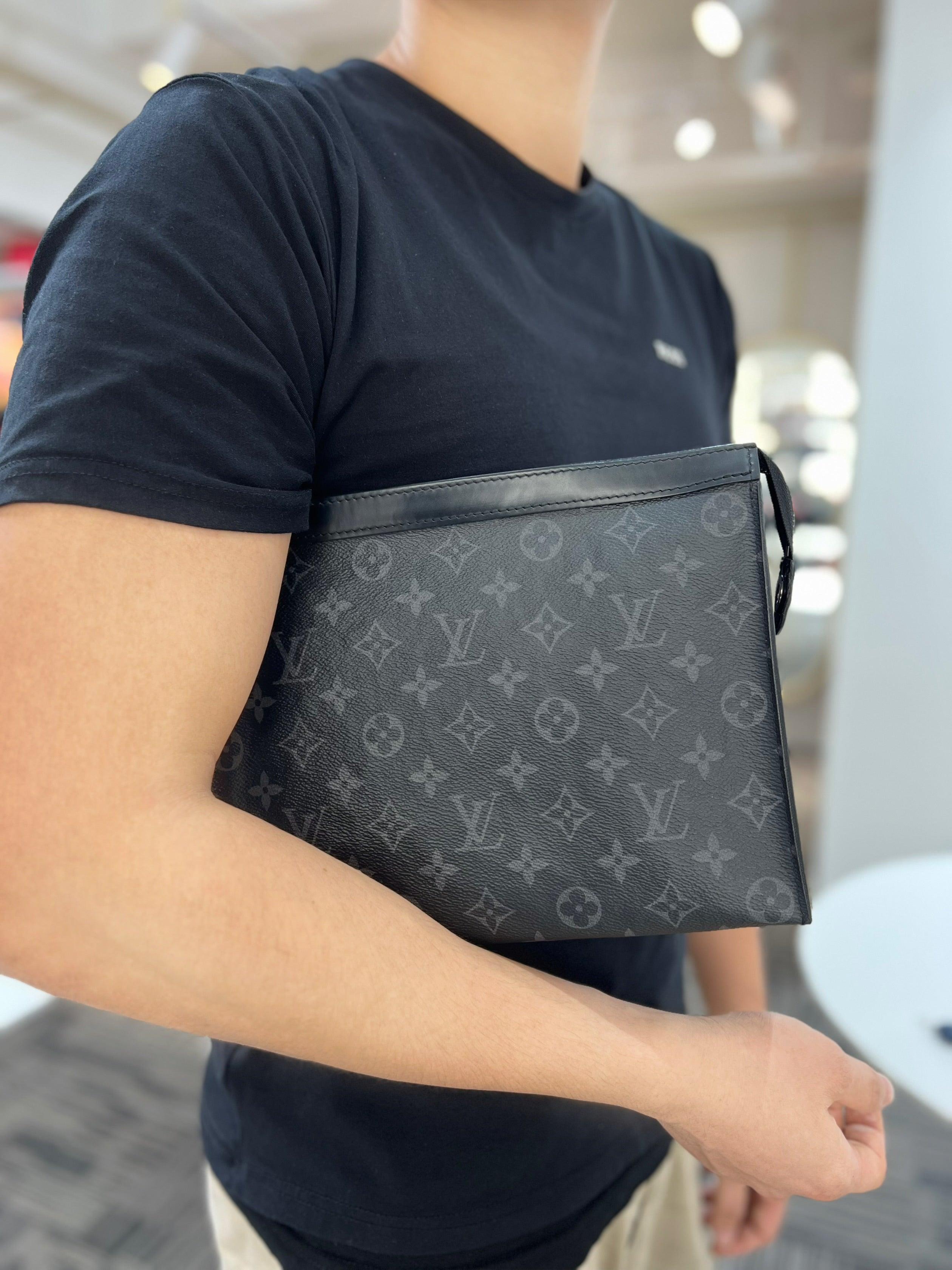 Louis Vuitton Eclipse Pochette
Discovery Pm Clutch - Reeluxs 