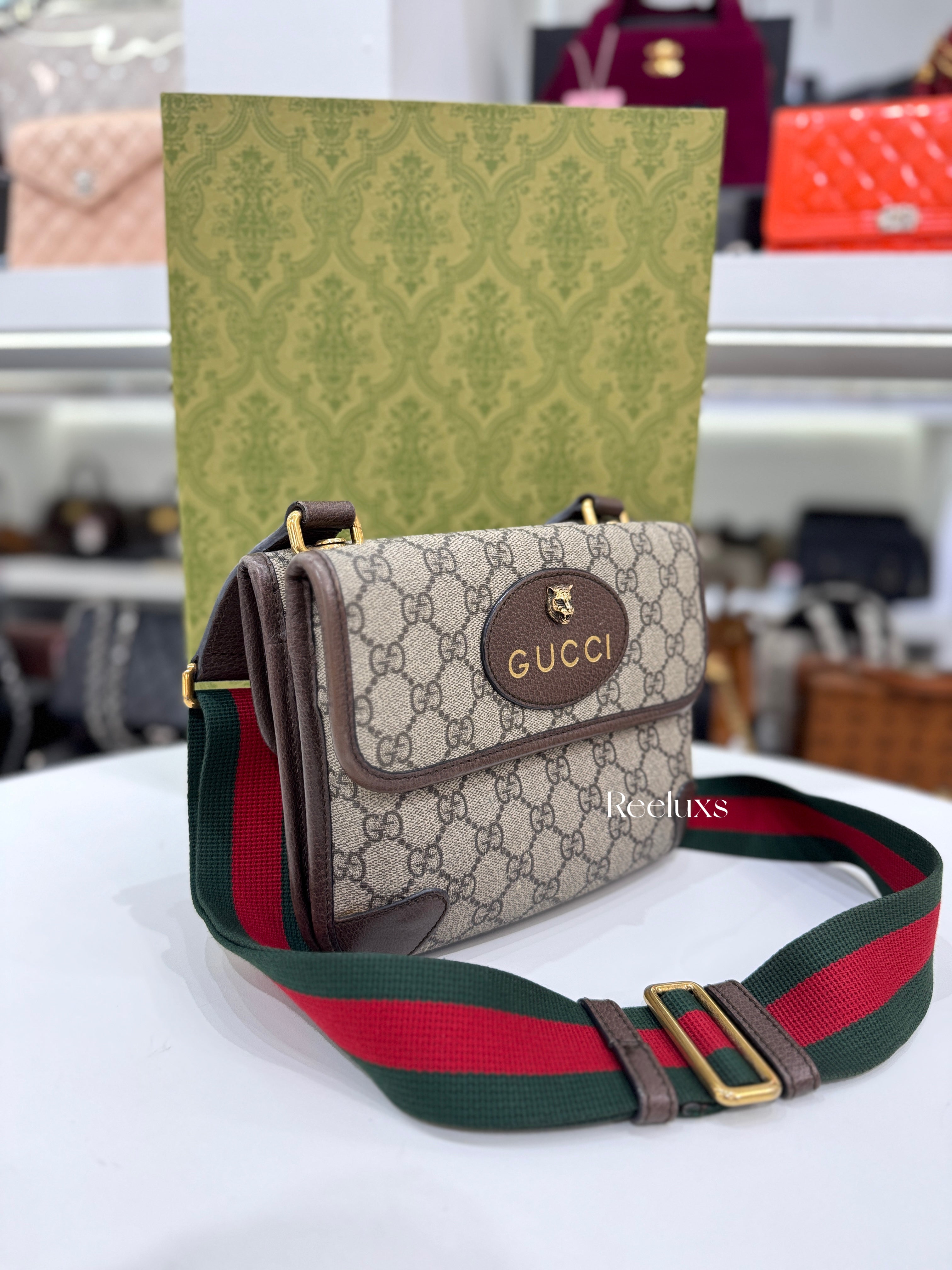 GUCCI Neo Vintage GG Supreme Messenger Bag