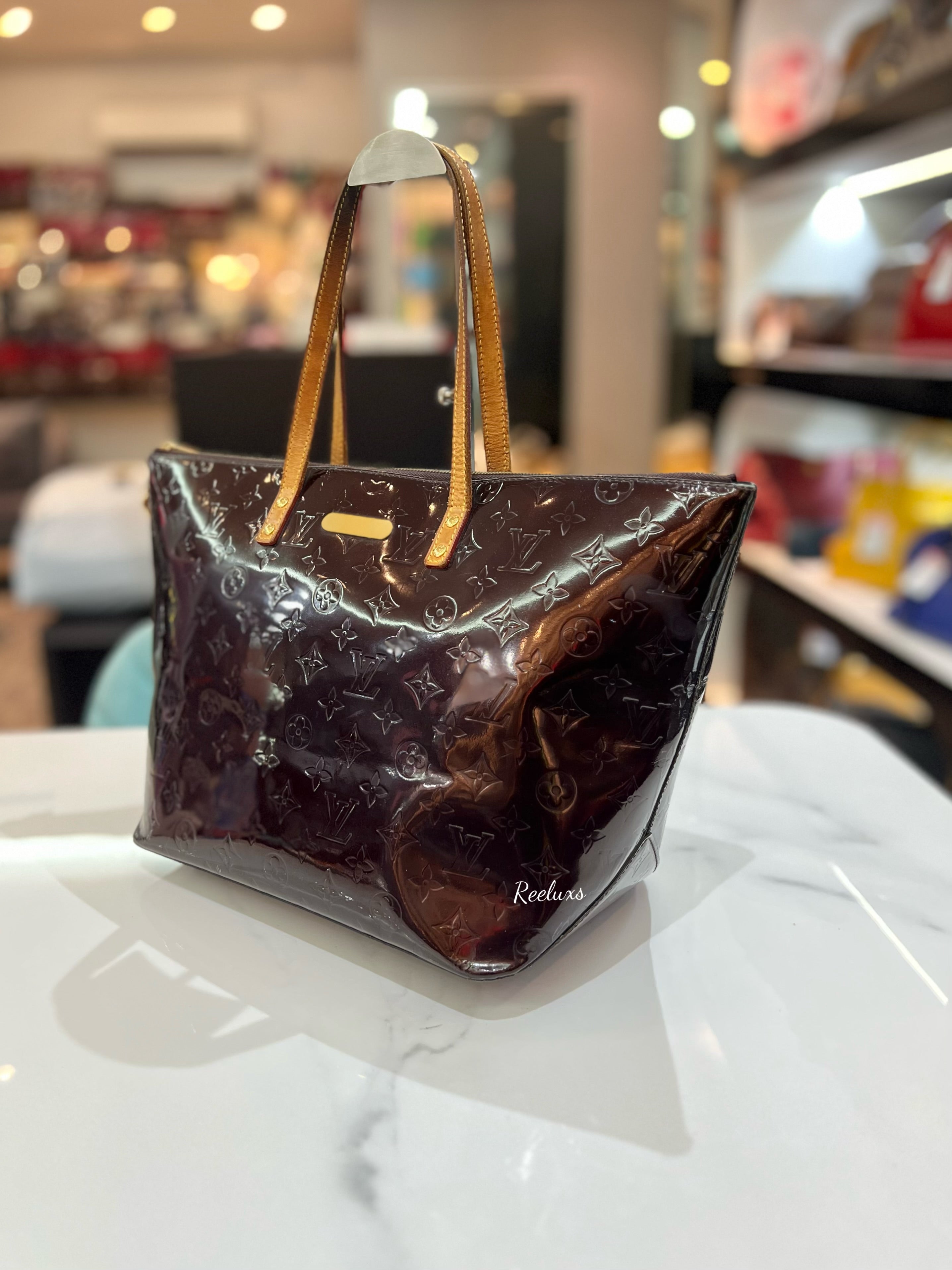 LOUIS VUITTON MM Bellevue Amarante Monogram Vernis Leather In Gold Hardware Women Tote Bag