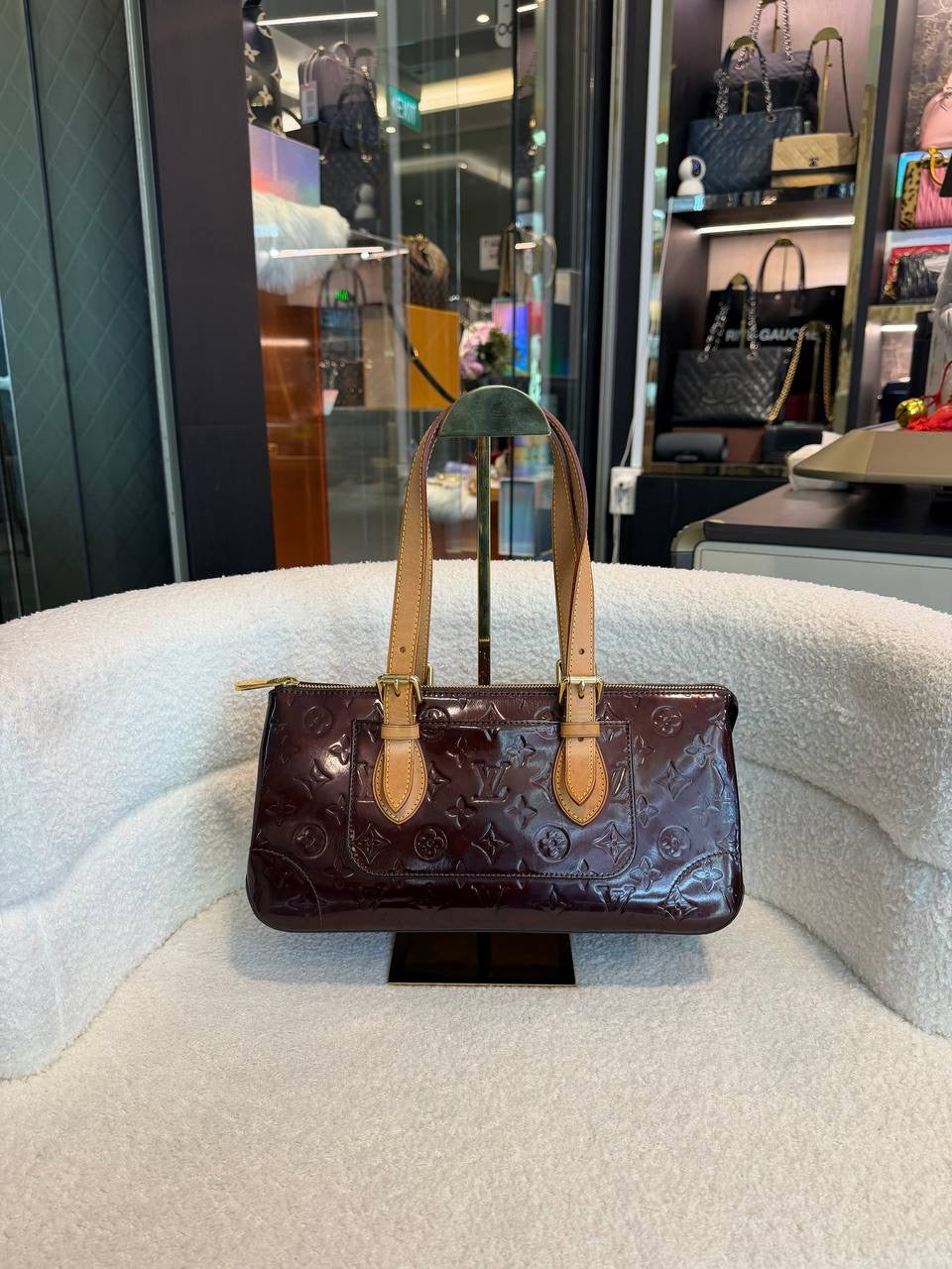 Louis Vuitton Rosewood Avenue shoulder bag in Amarante Monogram