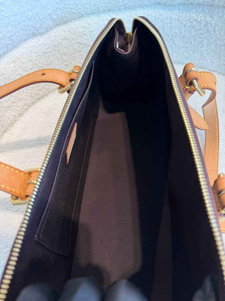 Louis Vuitton Rosewood Avenue shoulder bag in Amarante Monogram