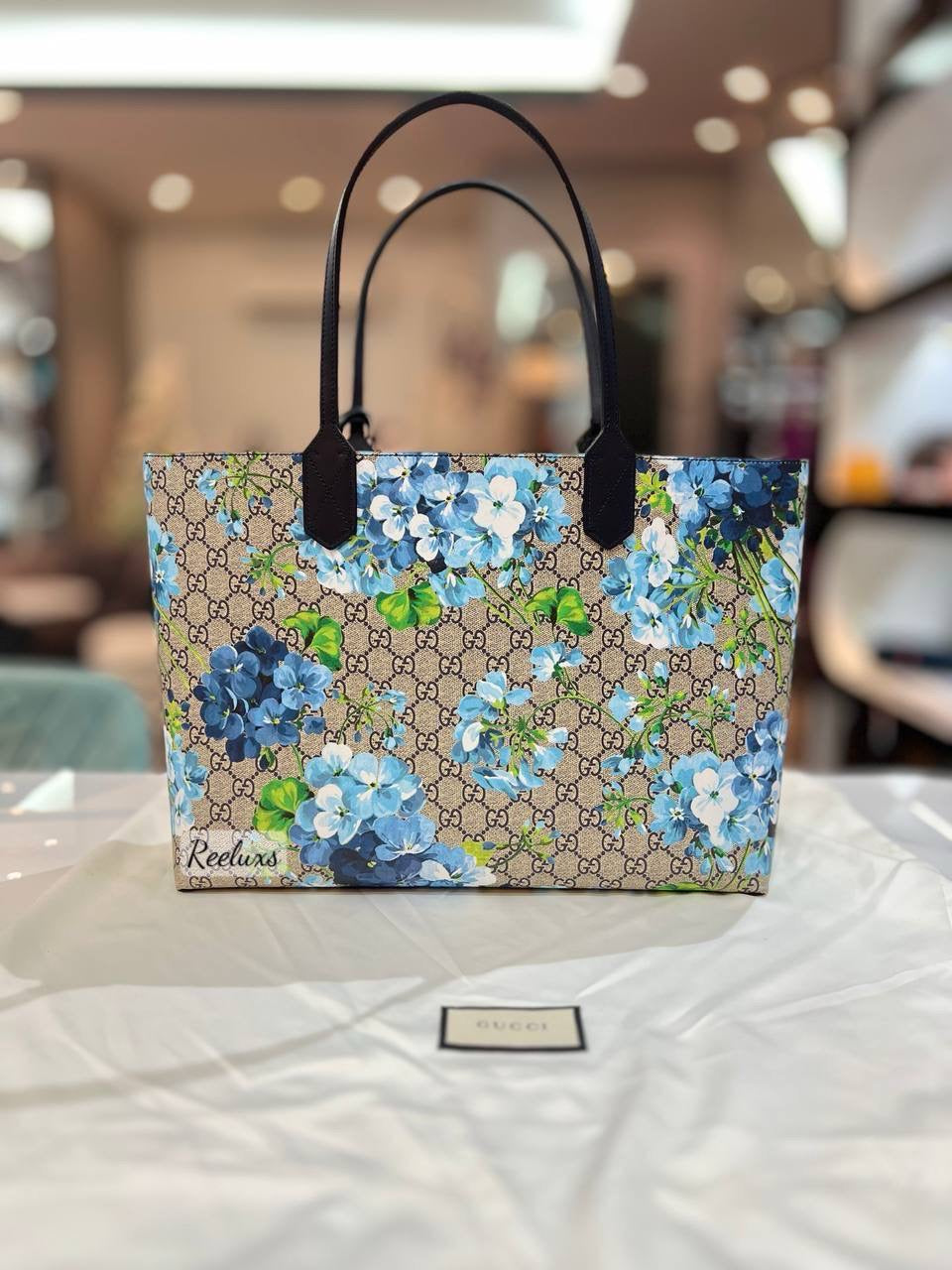 GUCCI GG Supreme Monogram Blooms Reversible Tote Bag