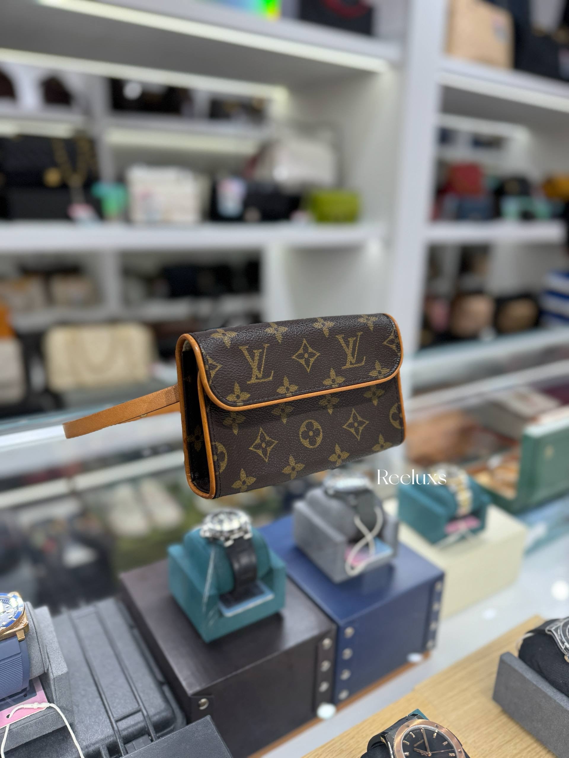 LOUIS VUITTON Monogram Pochette Florentine Waist Bag