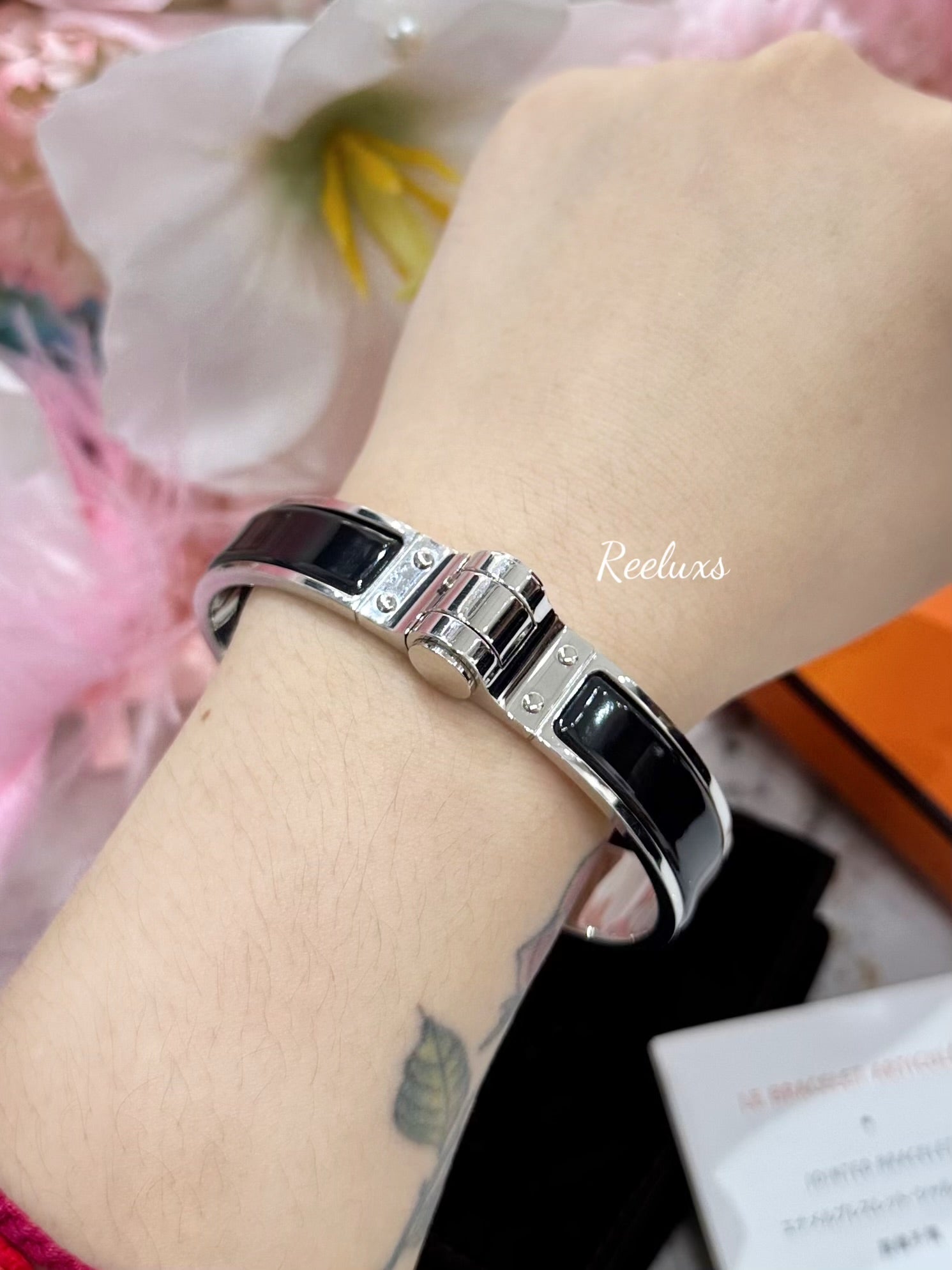 HERMES Enamel Charniere Uni Narrow Hinged Bracelet Black
