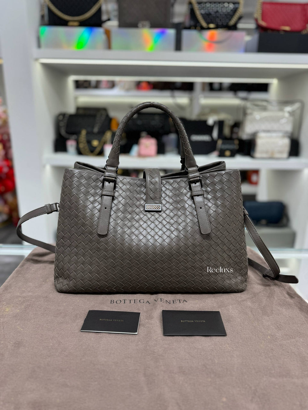 BOTTEGA Veneta Roma Intrecciato Leather Tote Bag