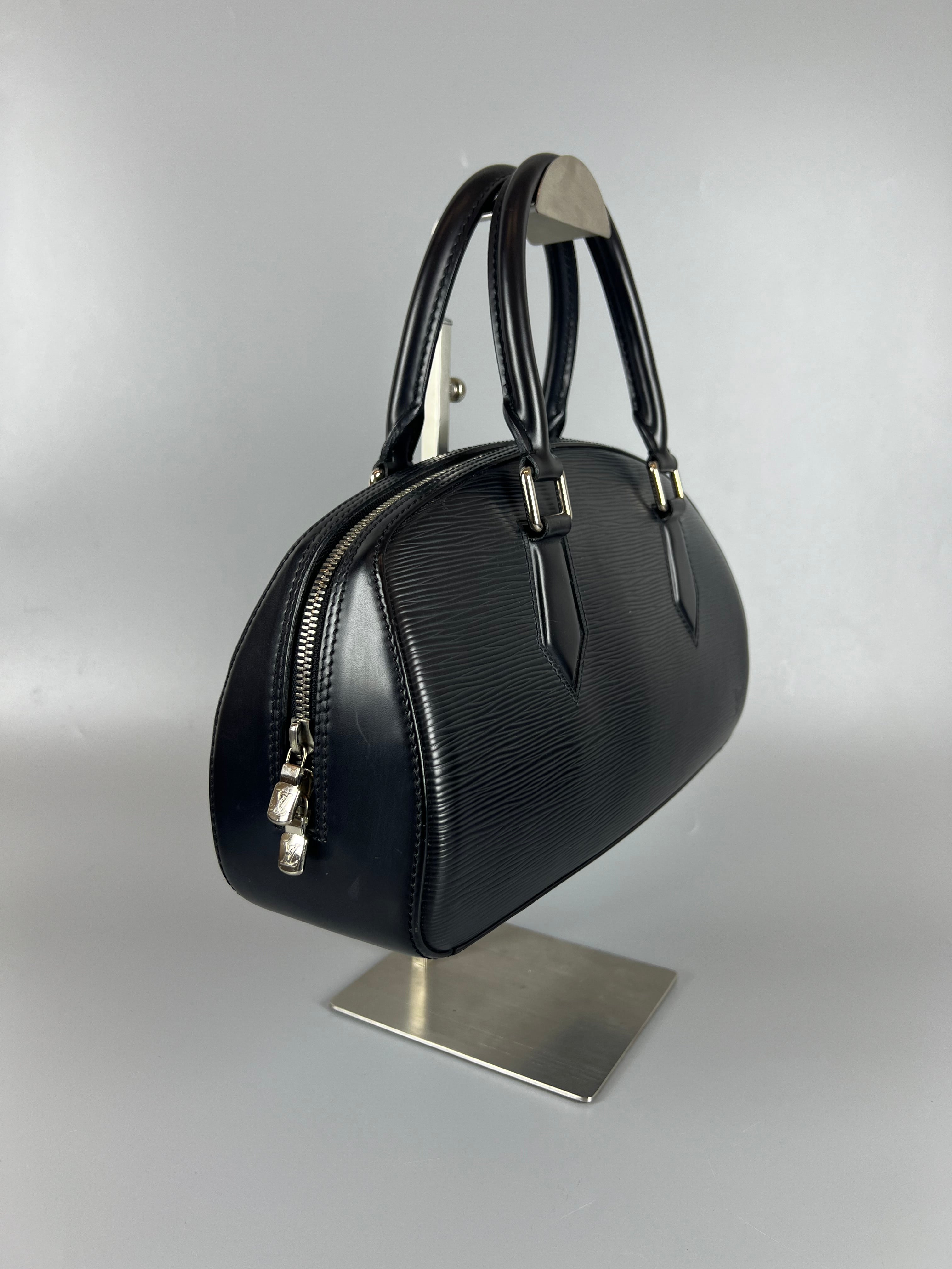 LOUIS VUITTON Vintage Jasmine Epi Noir Handbag