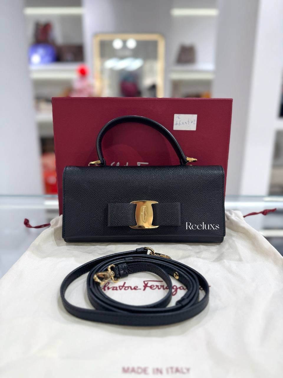 Salvatore FERRAGAMO Vara Bow Wallet On Chain