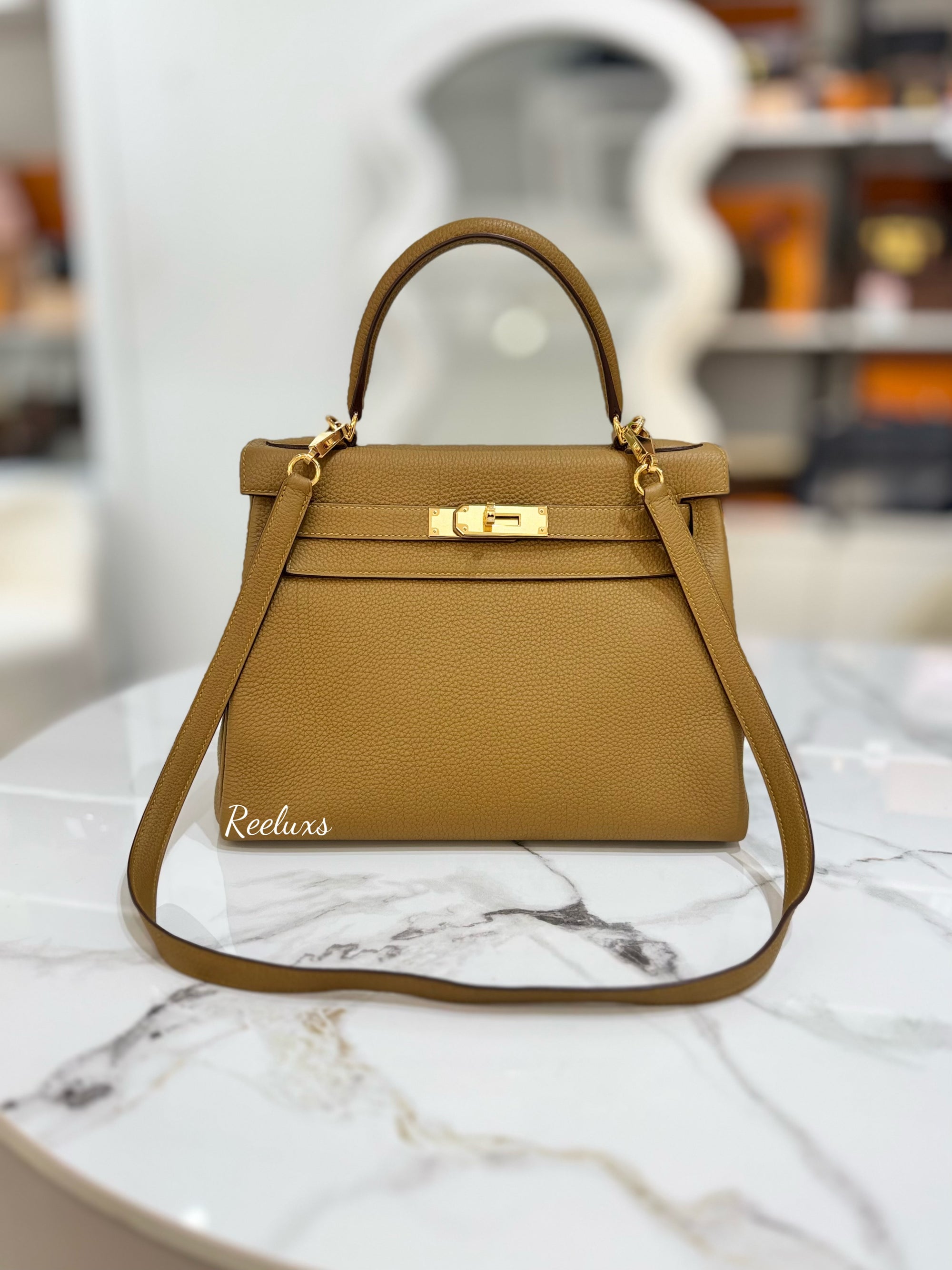HERMES Kelly 28 Gold Hardware Handbag - Shoulder Bag ( 2- Way ) - GHW