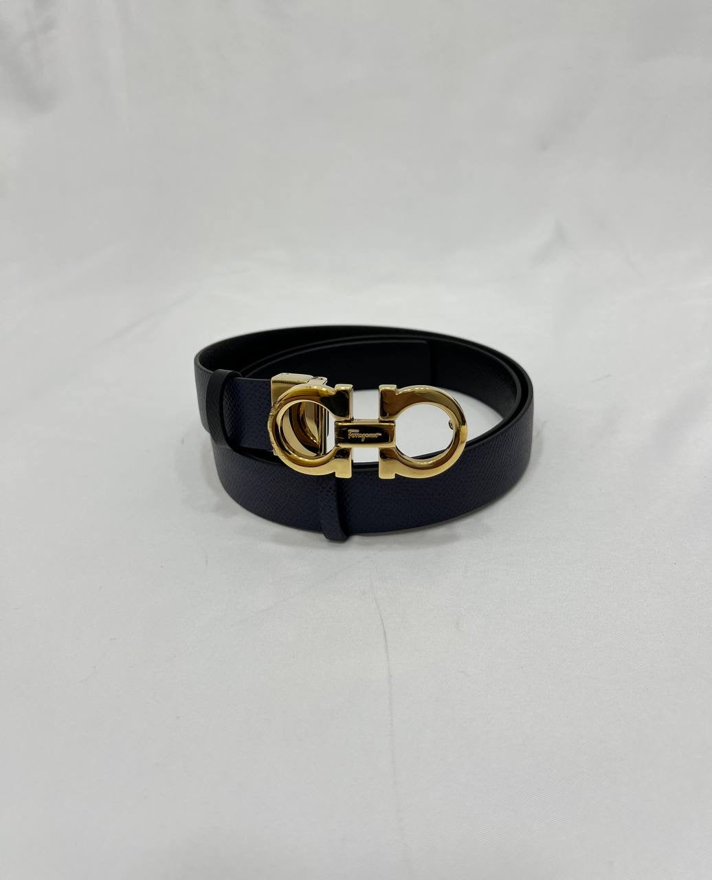 SALVATORE FERRAGAMO Ladies Gancini Reversible Leather Belt In Blue Calf Leather 95cm