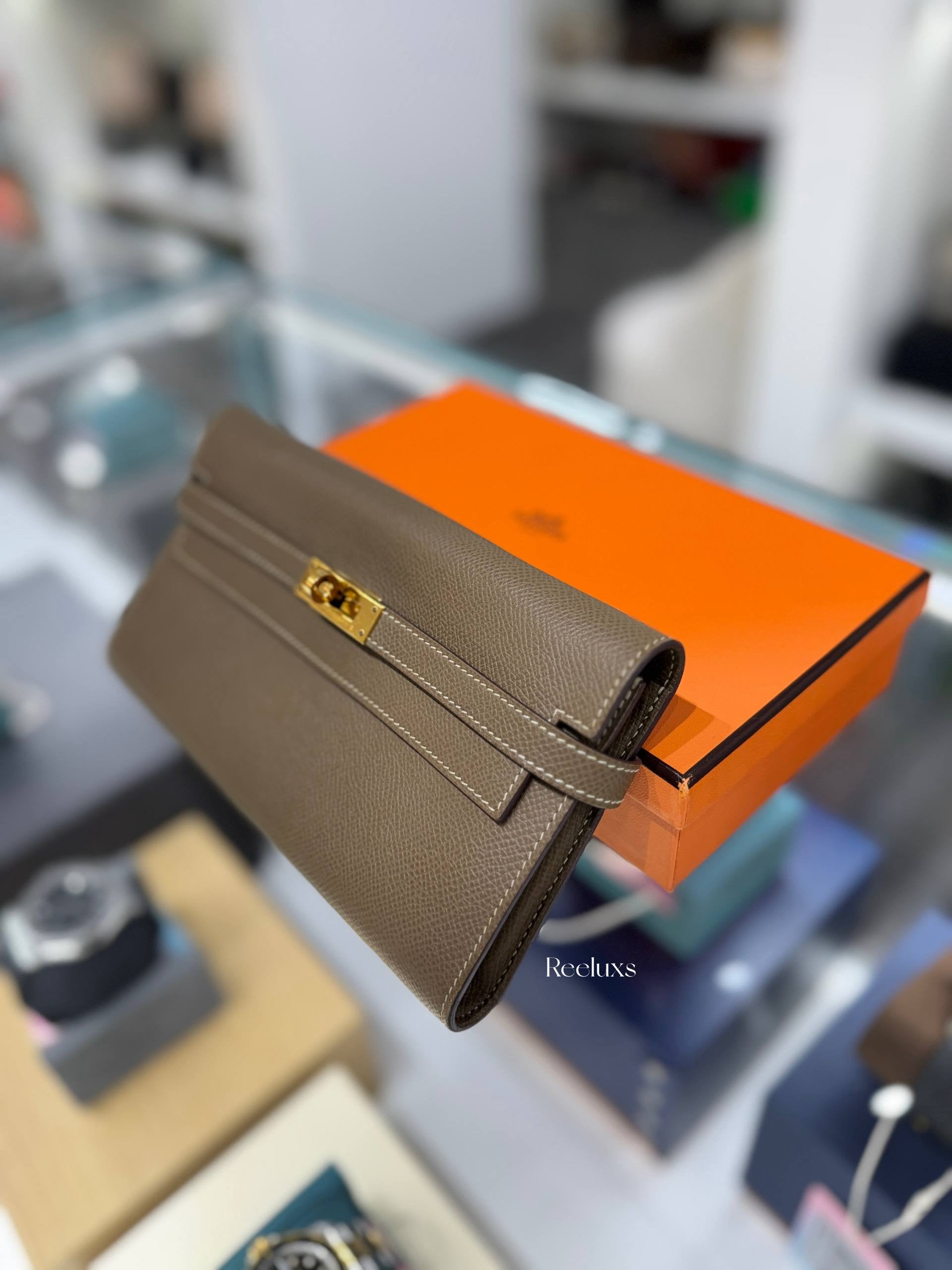 HERMÈS KELLY Classicque To Go Wallet In The Shade Etoupe