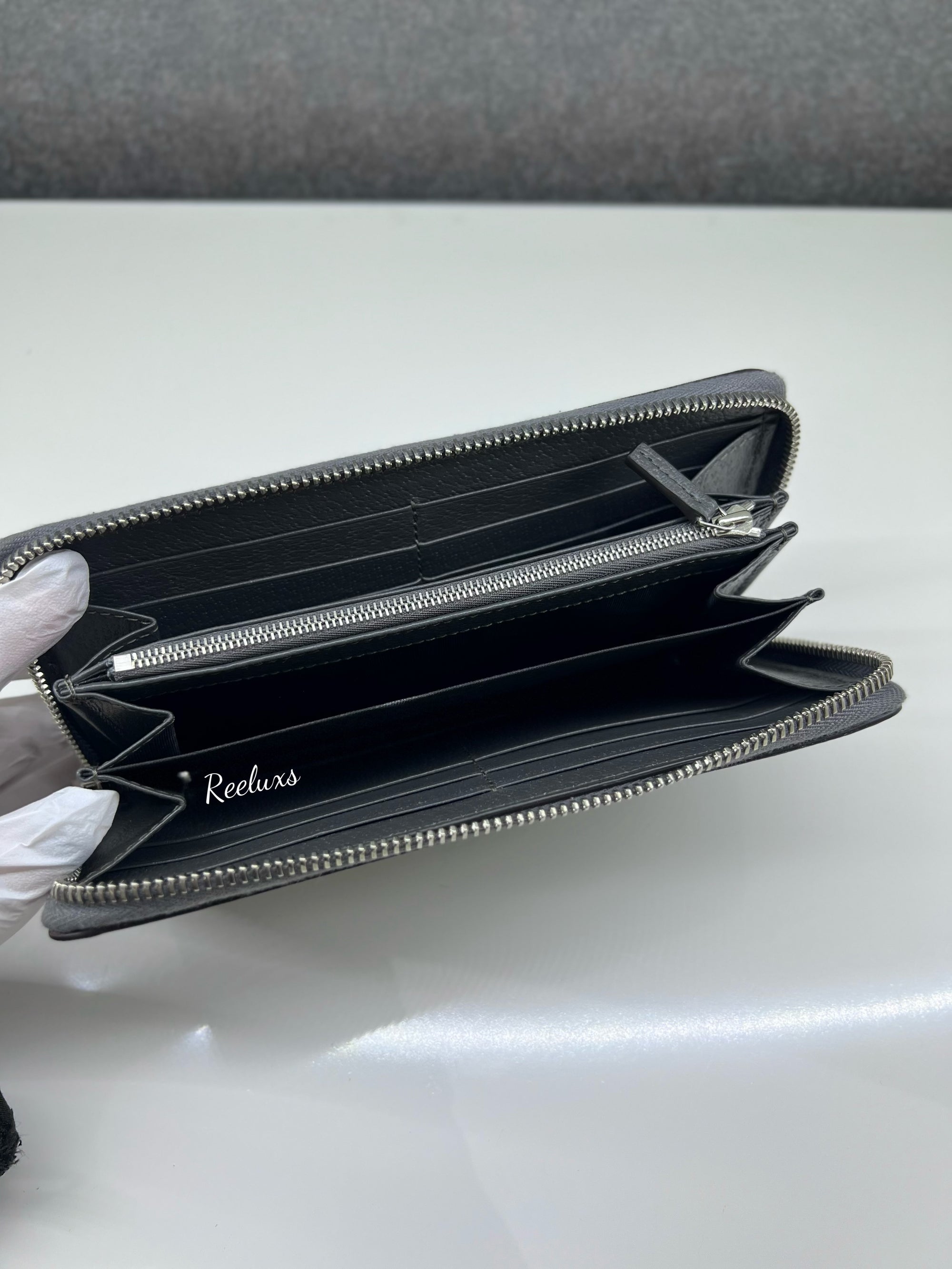 GUCCI Unisex Leather Logo Long Wallet