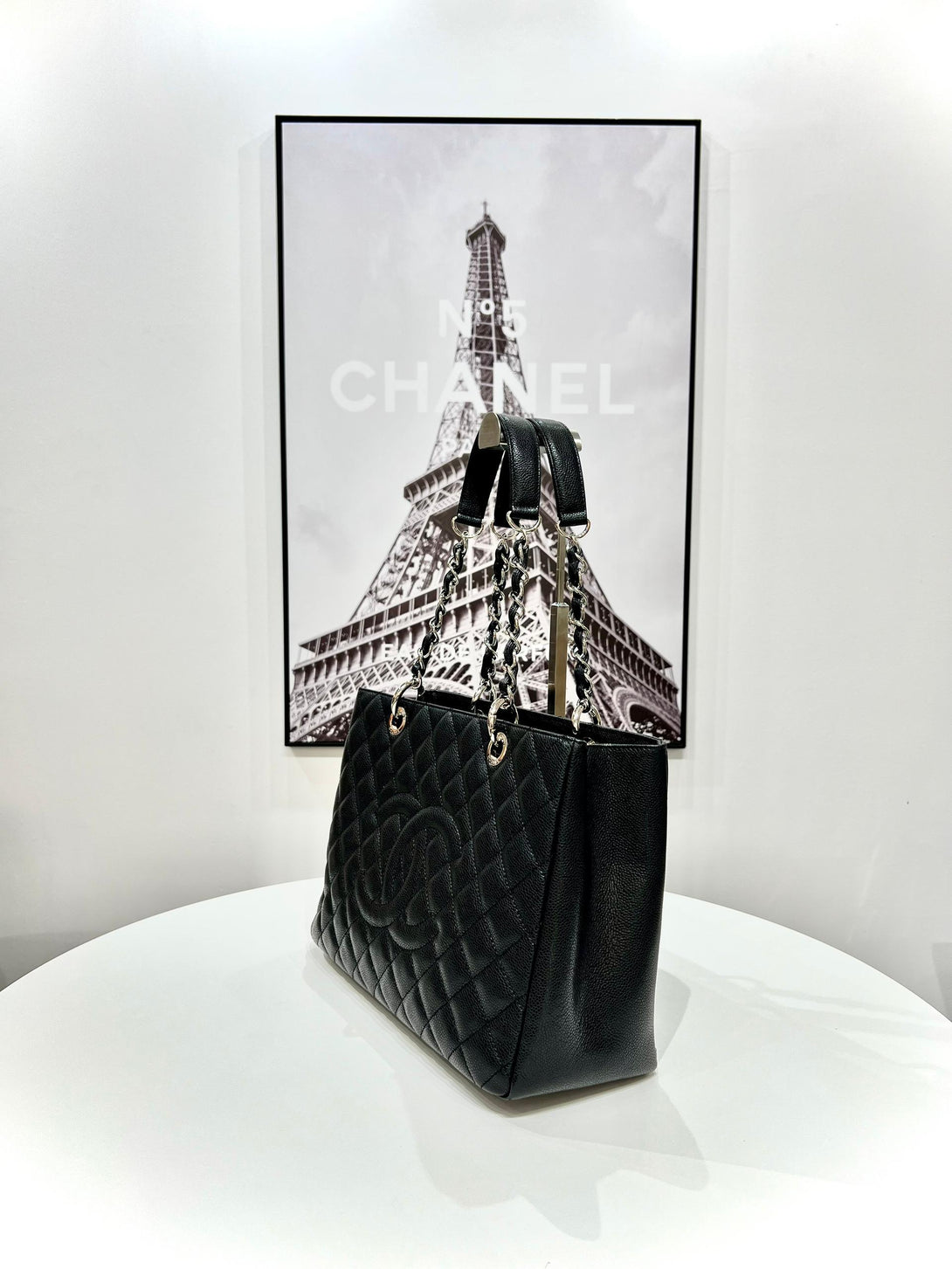 CHANEL Caviar Skin Matelasse Chain Shoulder Bag Black - Reeluxs 