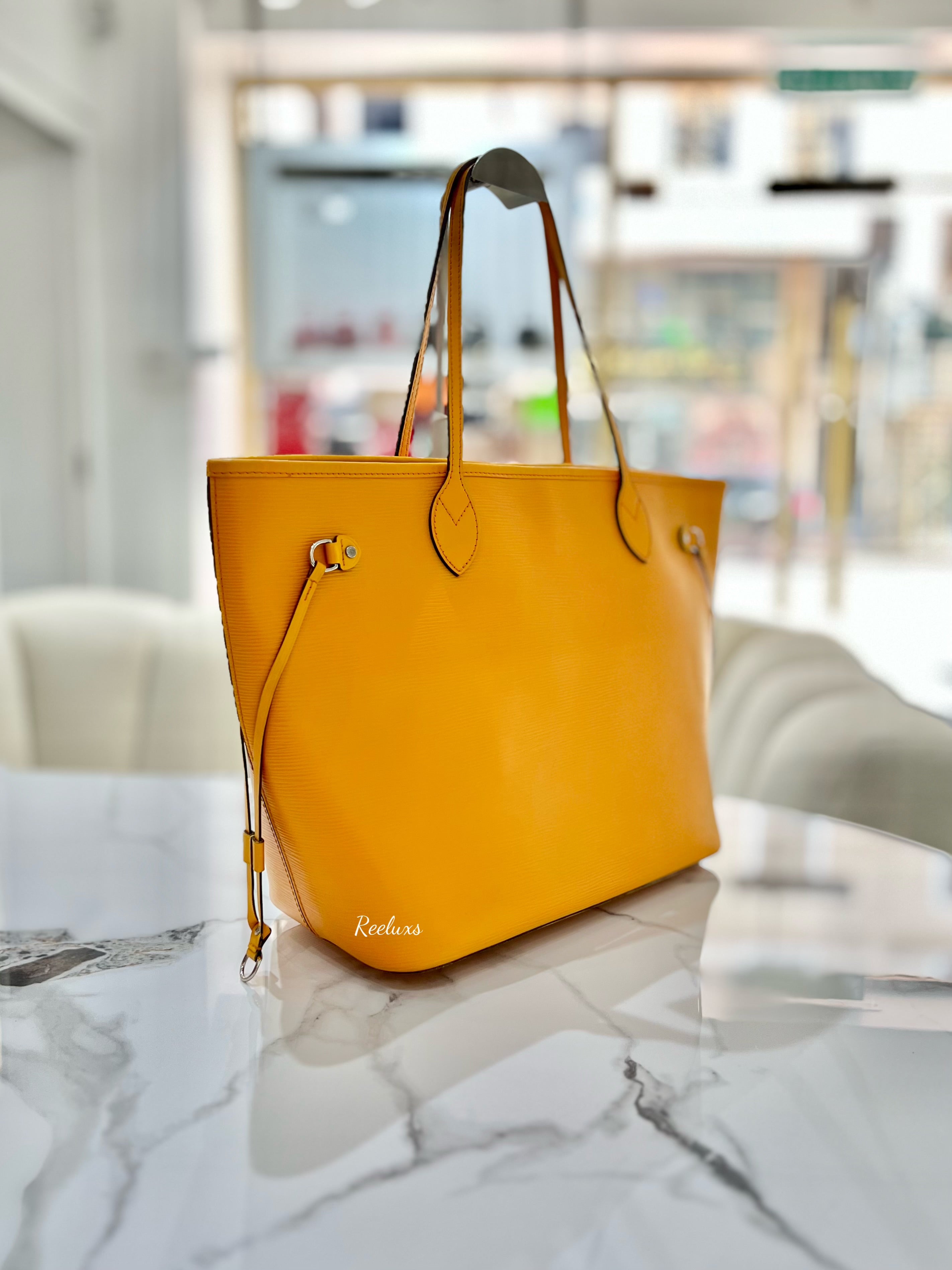 LOUIS VUITTON LV Yellow Epi Neverfull MM