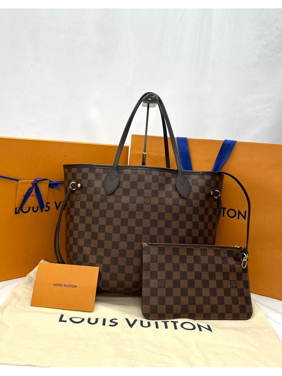 LOUIS VUITTON
Neverfull MM Shoulder Tote Bag - Reeluxs 