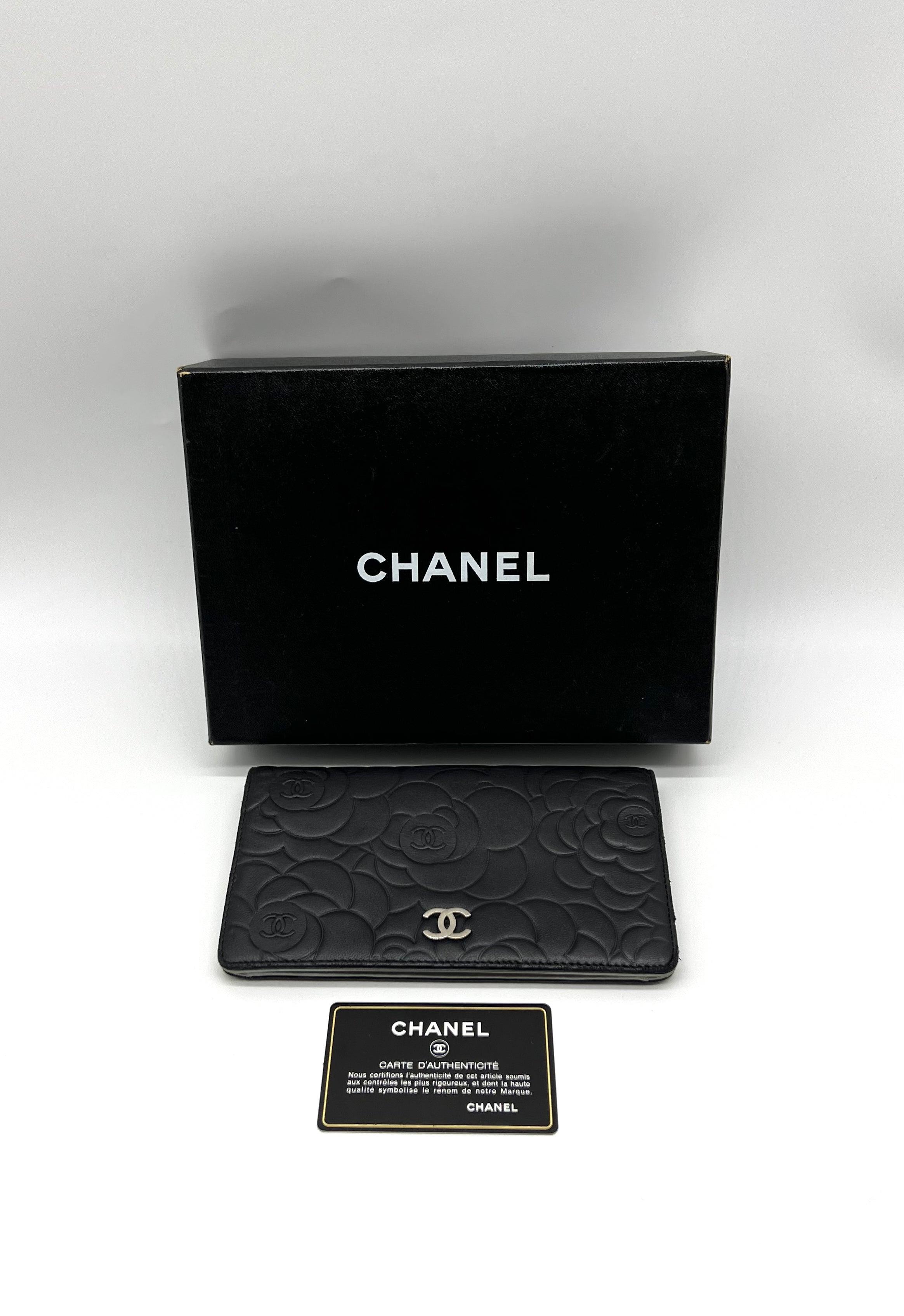 Chanel Black Camellia Embossed Leather Yen Continental Wallet - Reeluxs 