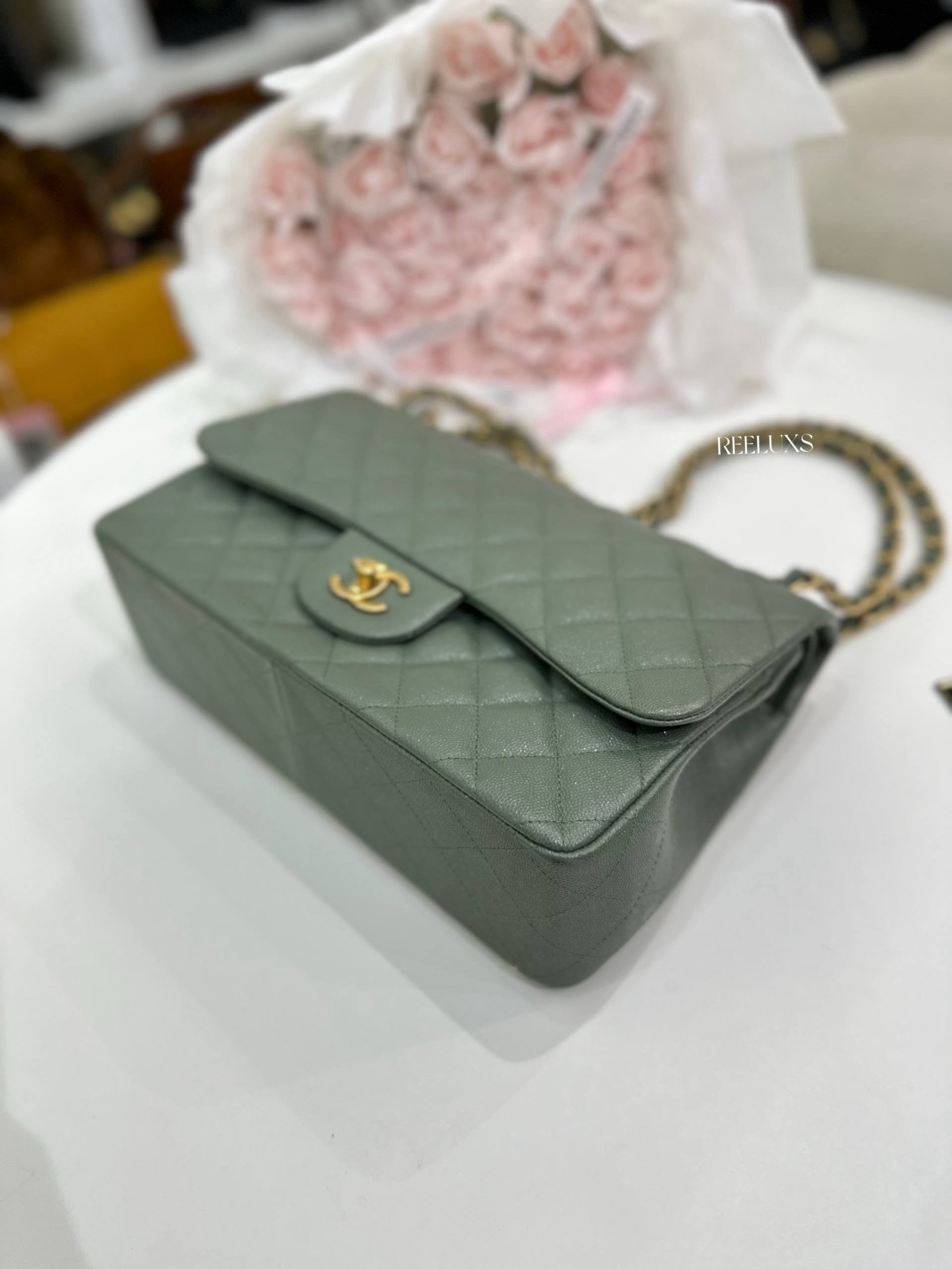 CHANEL Classic Jumbo Double Flap Bag