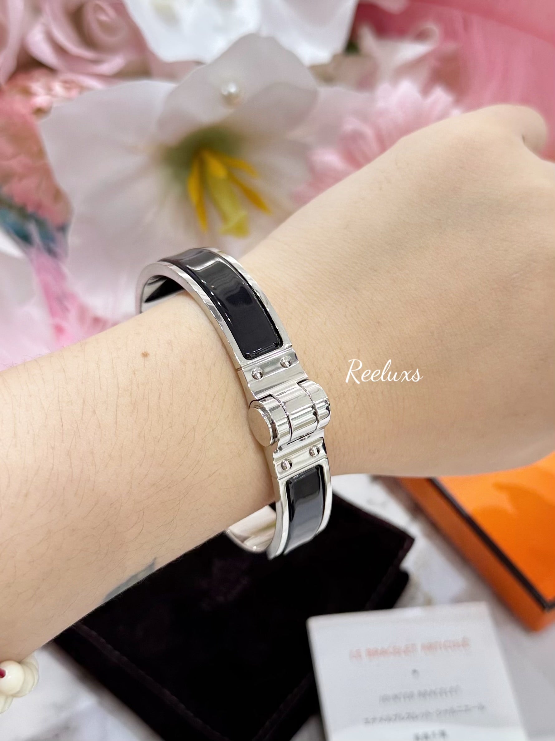HERMES Enamel Charniere Uni Narrow Hinged Bracelet Black