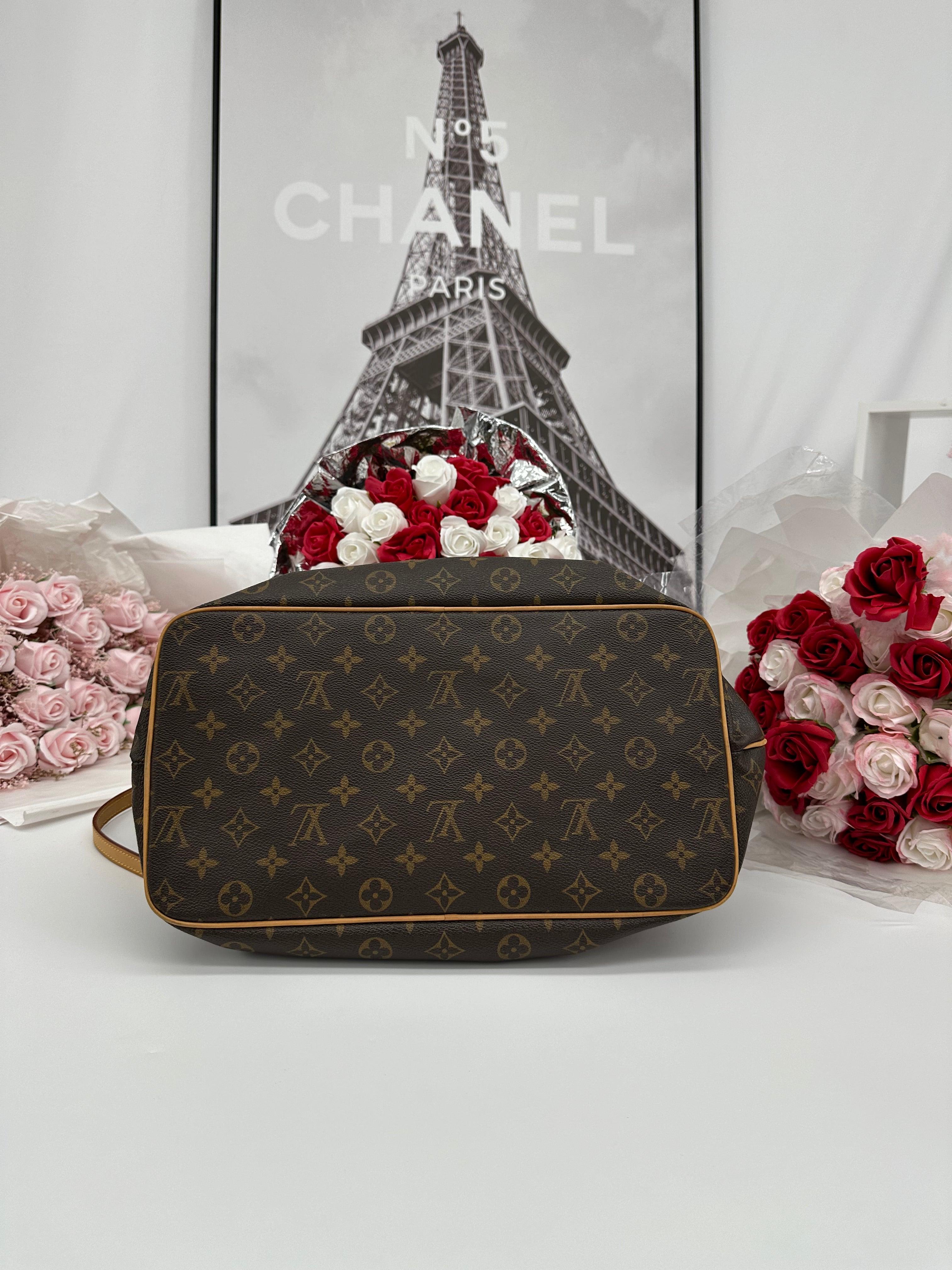 LOUIS VUITTON
Monogram Canvas Palermo GM Bag - Reeluxs 