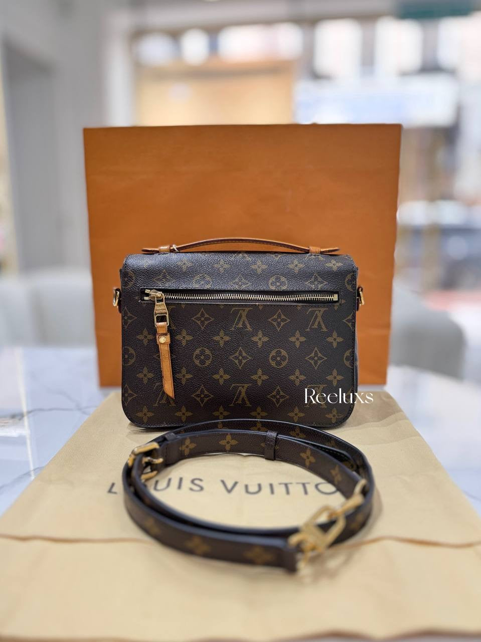 LOUIS VUITTON LV Pochette Metis Monogram Handbag