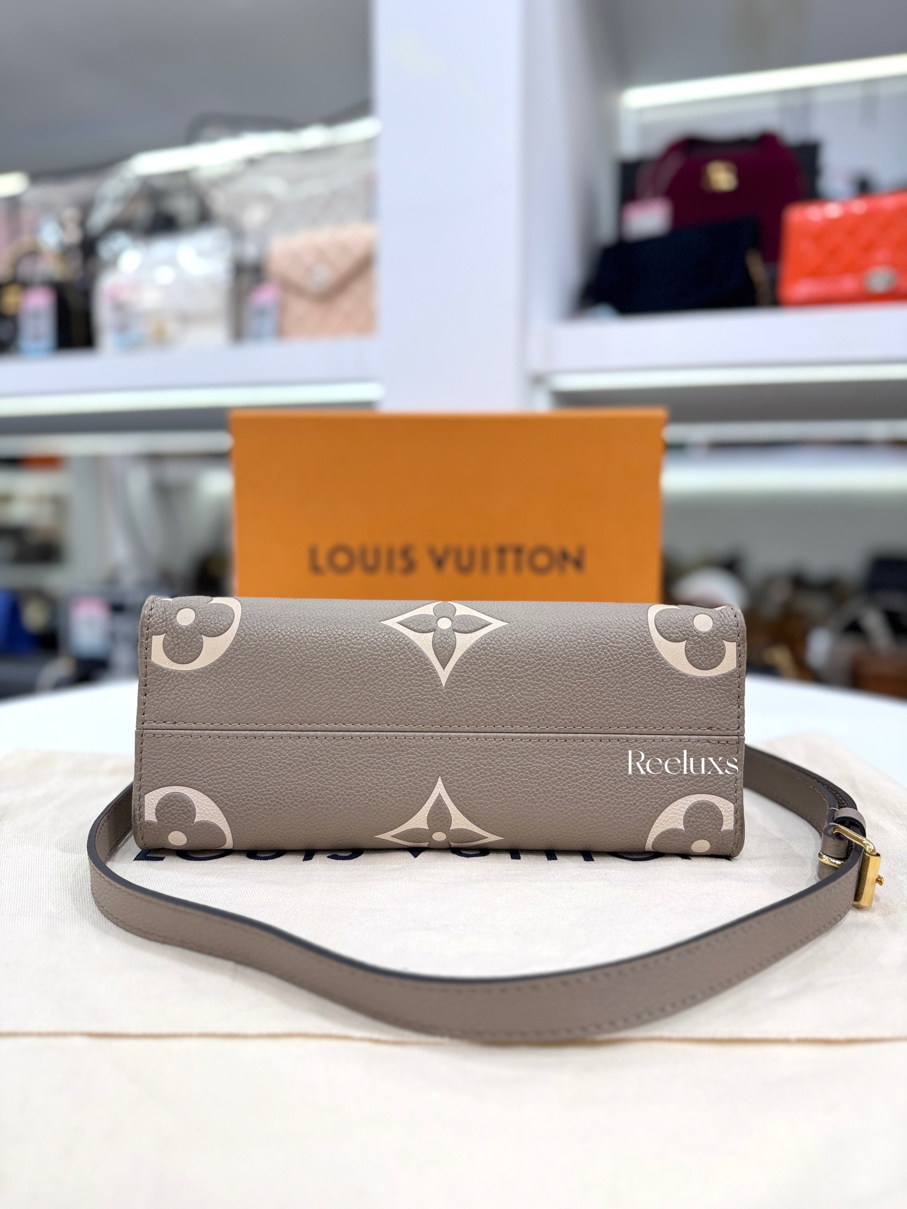 LOUIS VUITTON OnTheGo PM Tourterelle Beige/Cream Leather