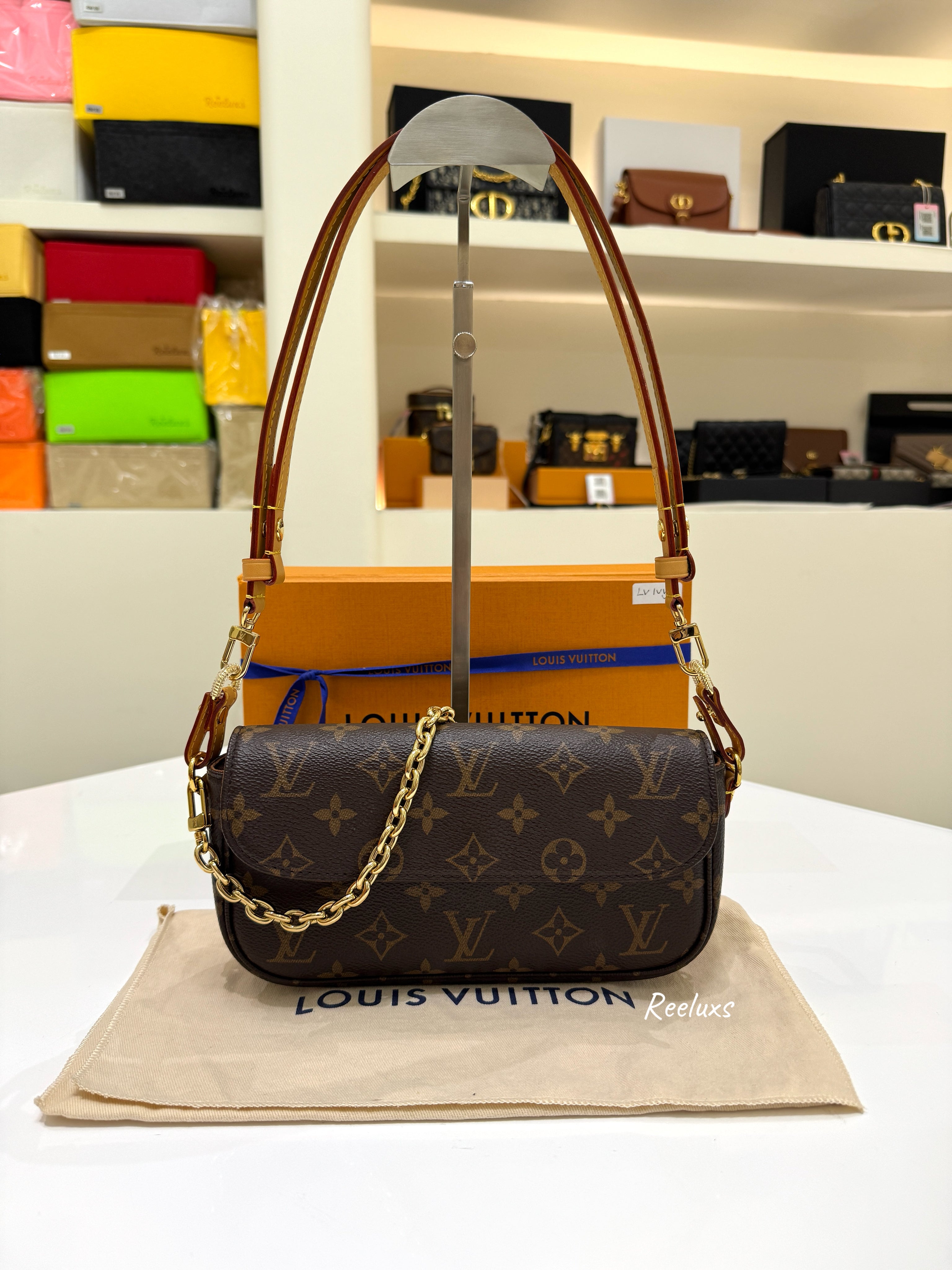 LOUIS VUITTON LV Wallet On Chain Ivy Monogram Canvas Shoulder Bag