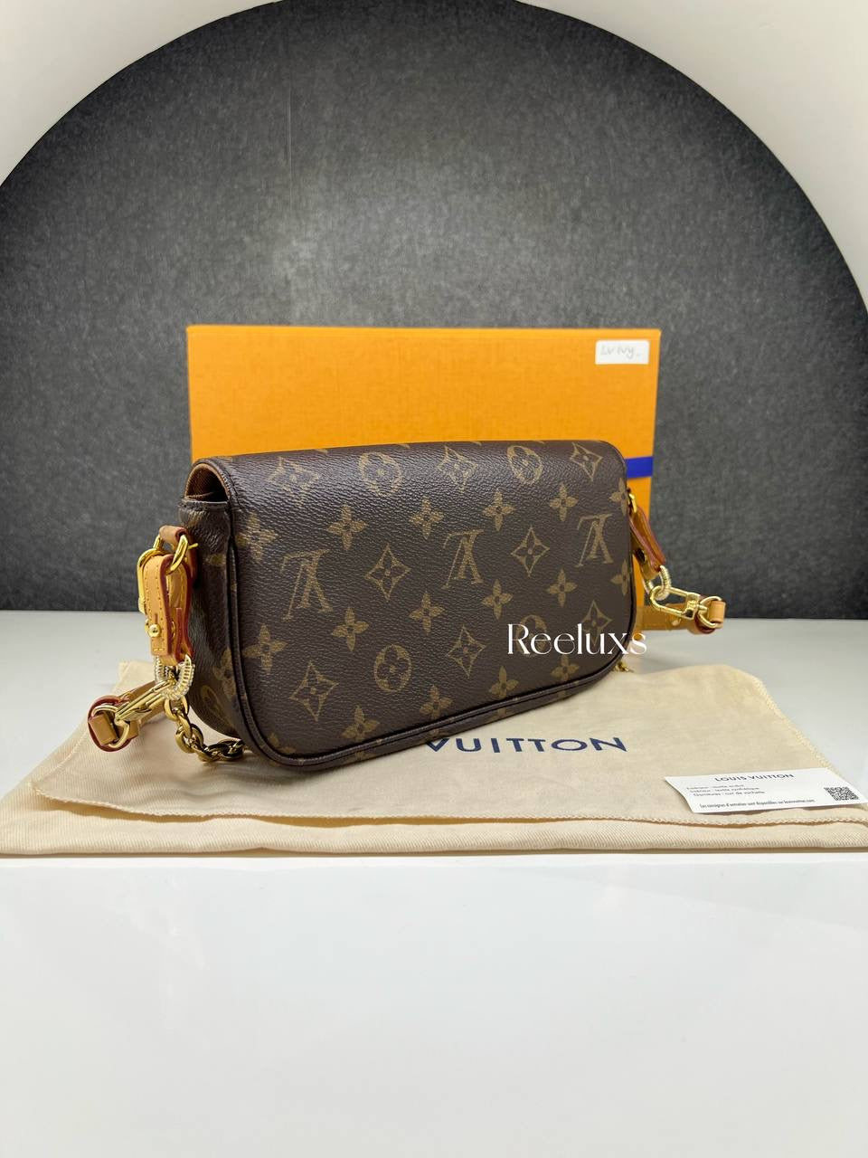 LOUIS VUITTON LV Wallet On Chain Ivy Monogram Canvas Shoulder Bag