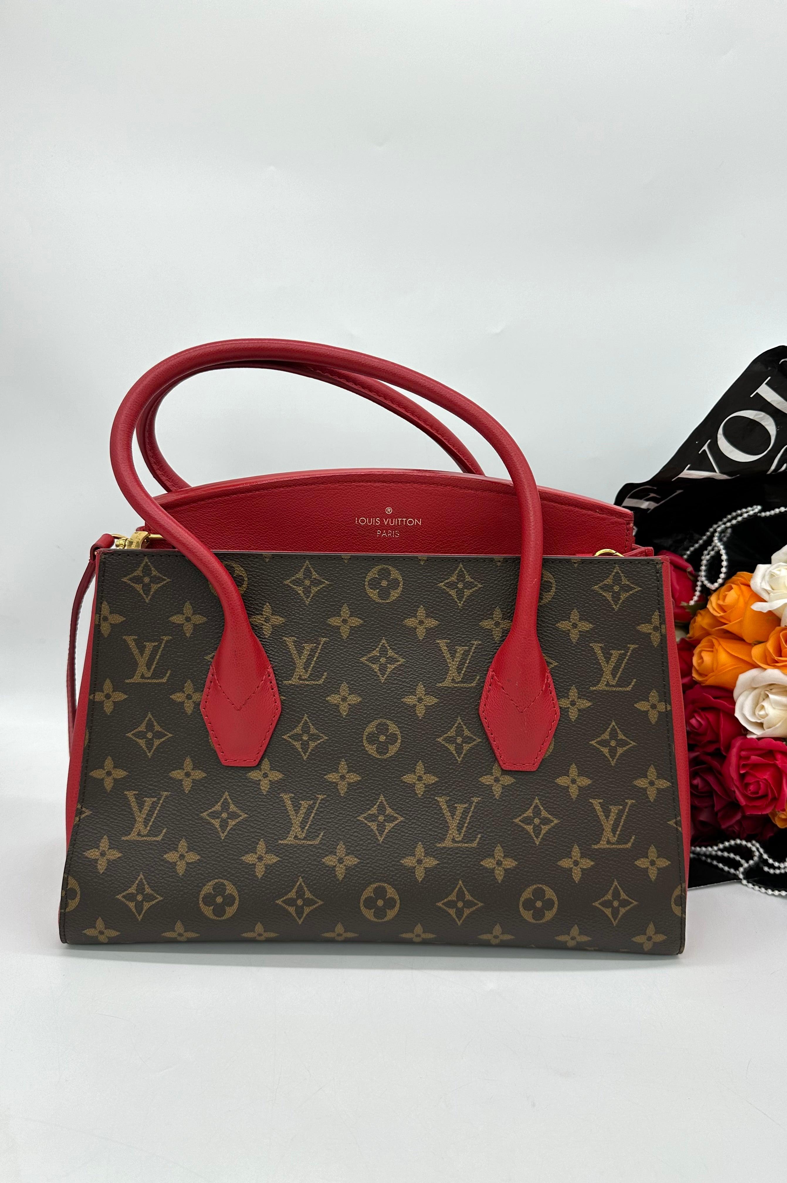 LOUIS VUITTON Florine
Handbag Monogram Canvas and Leather - Reeluxs 